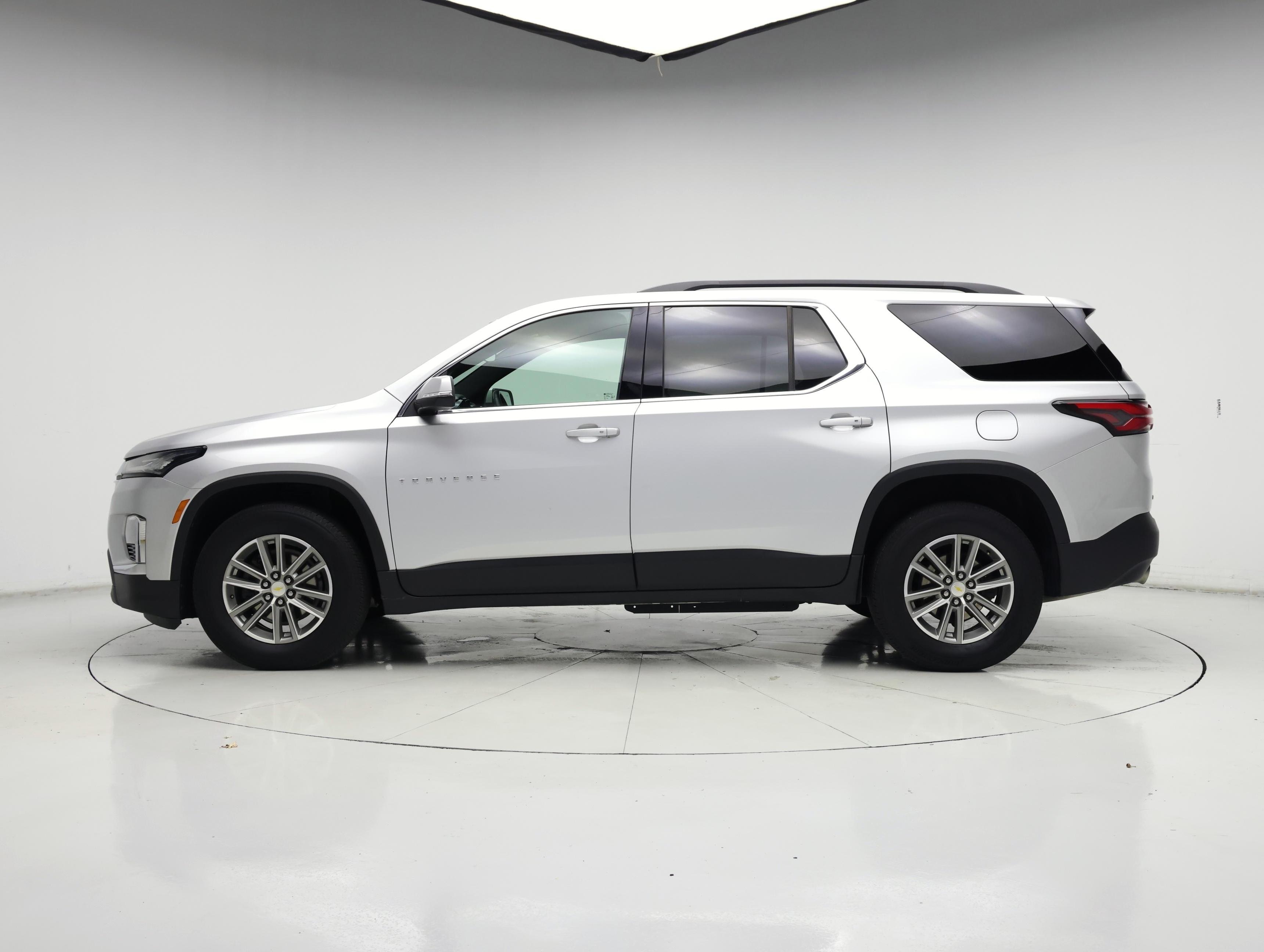 Thumbnail: 2022 Chevrolet Traverse - 3