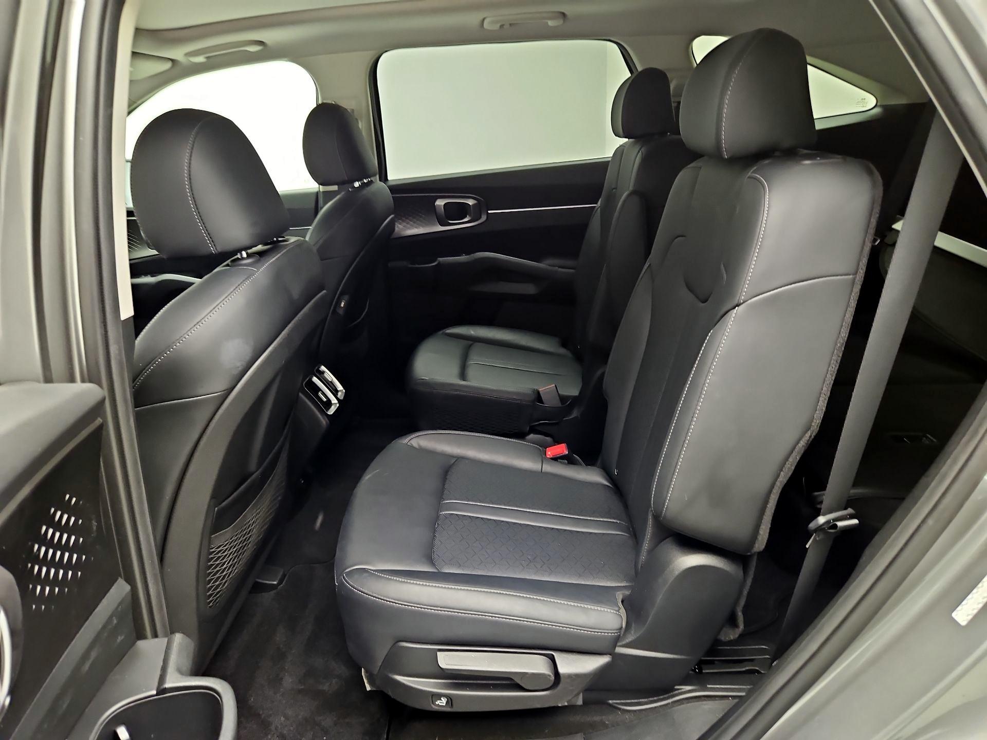 Thumbnail: 2021 Kia Sorento - 17