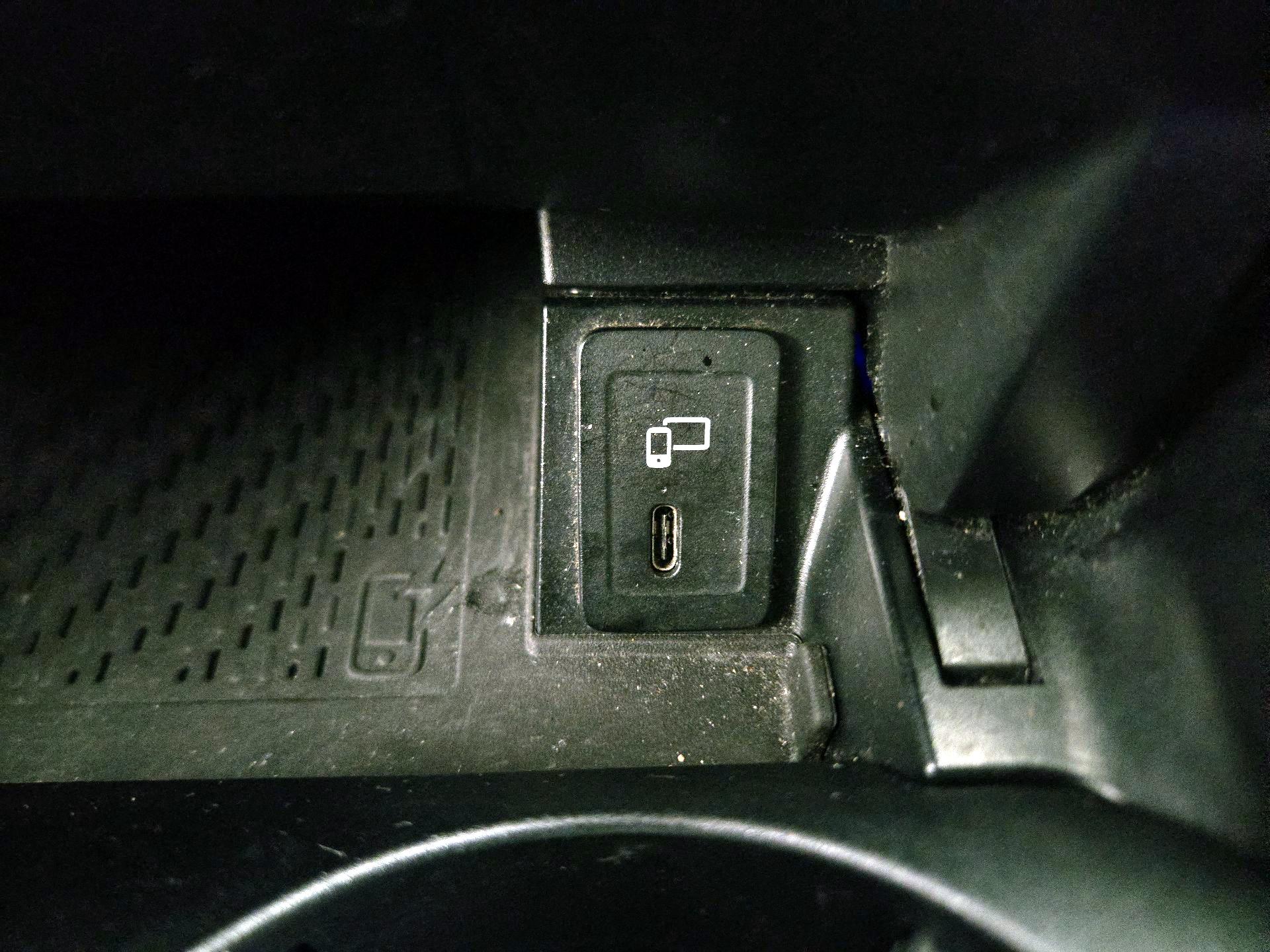 Thumbnail: 2020 Mercedes-Benz GLC - 19