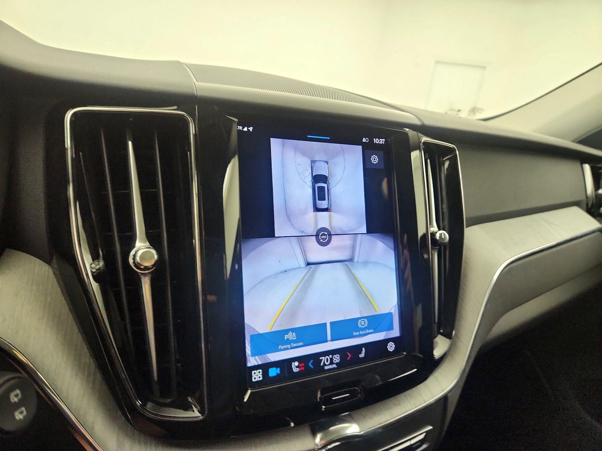 Thumbnail: 2025 Volvo XC60 - 13