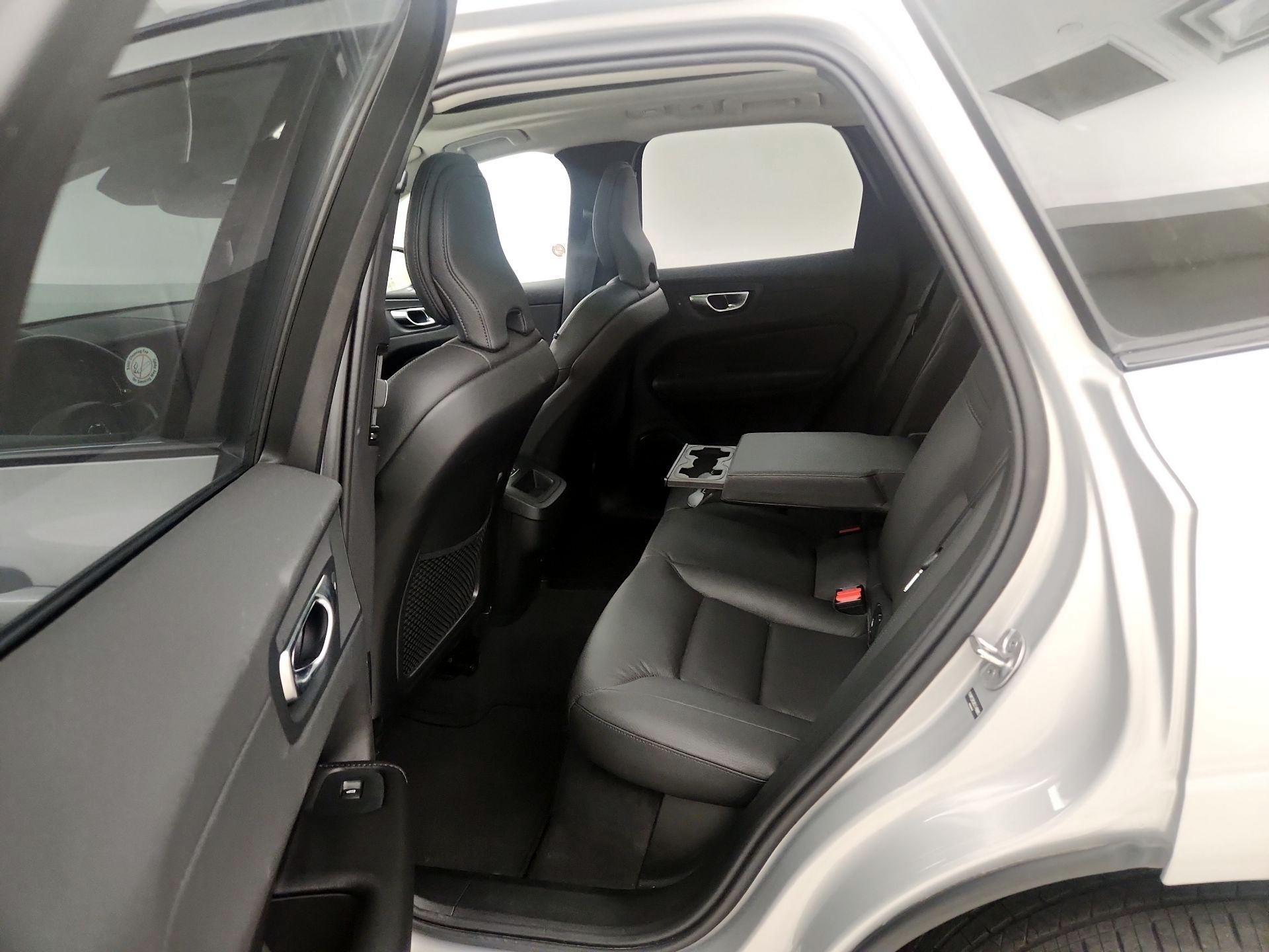 Thumbnail: 2025 Volvo XC60 - 18