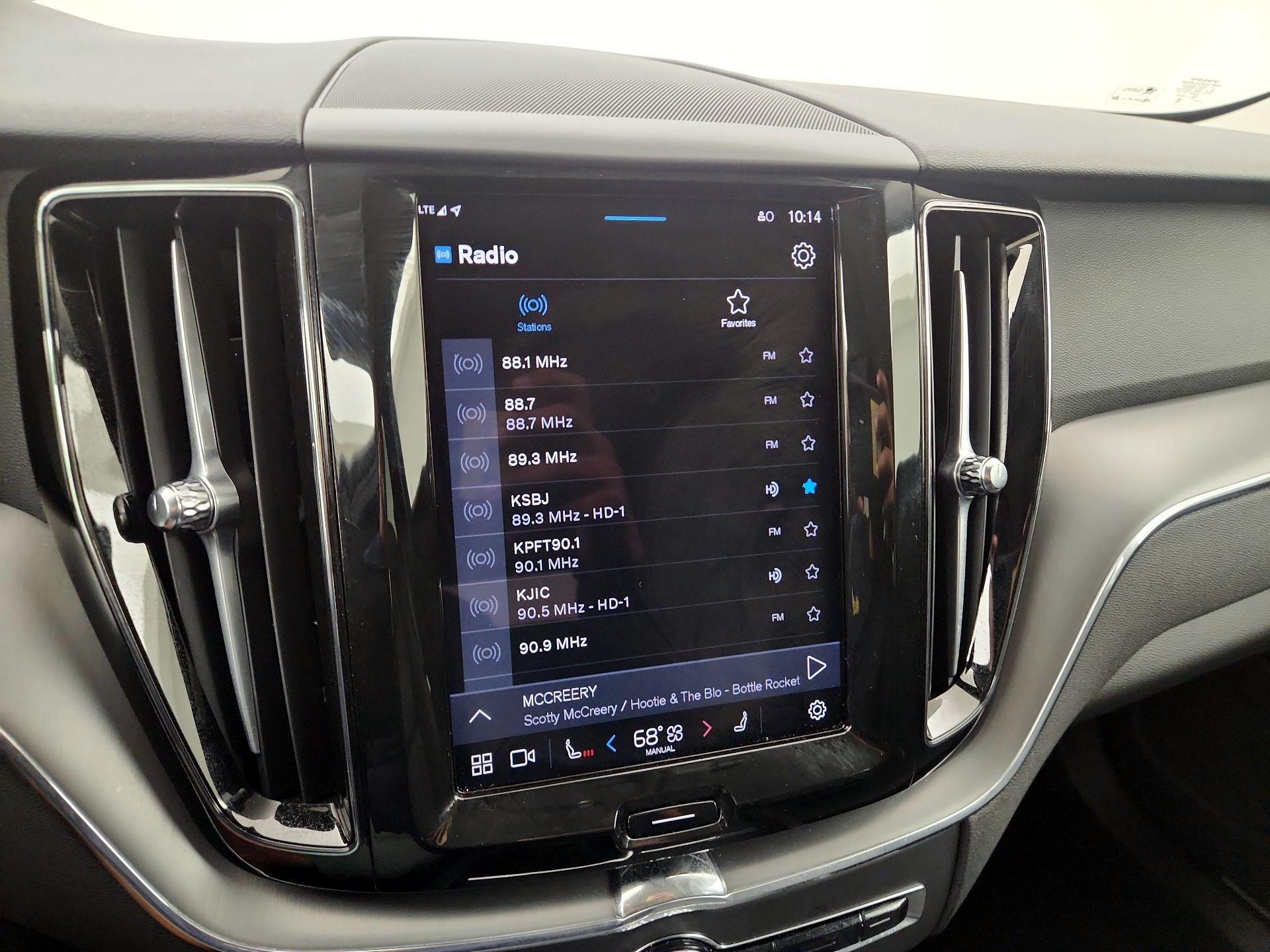 Thumbnail: 2025 Volvo XC60 - 16