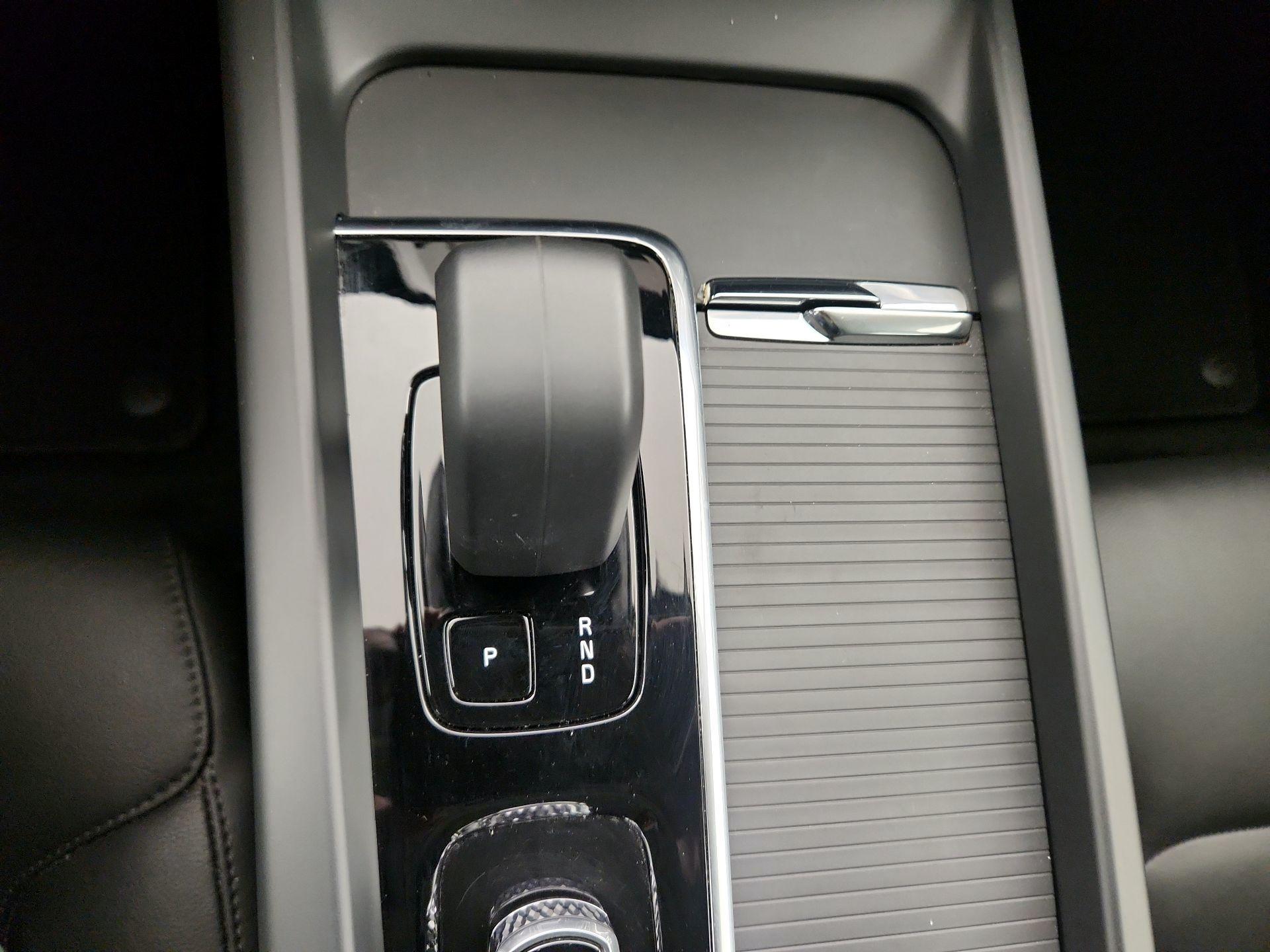 Thumbnail: 2025 Volvo XC60 - 18