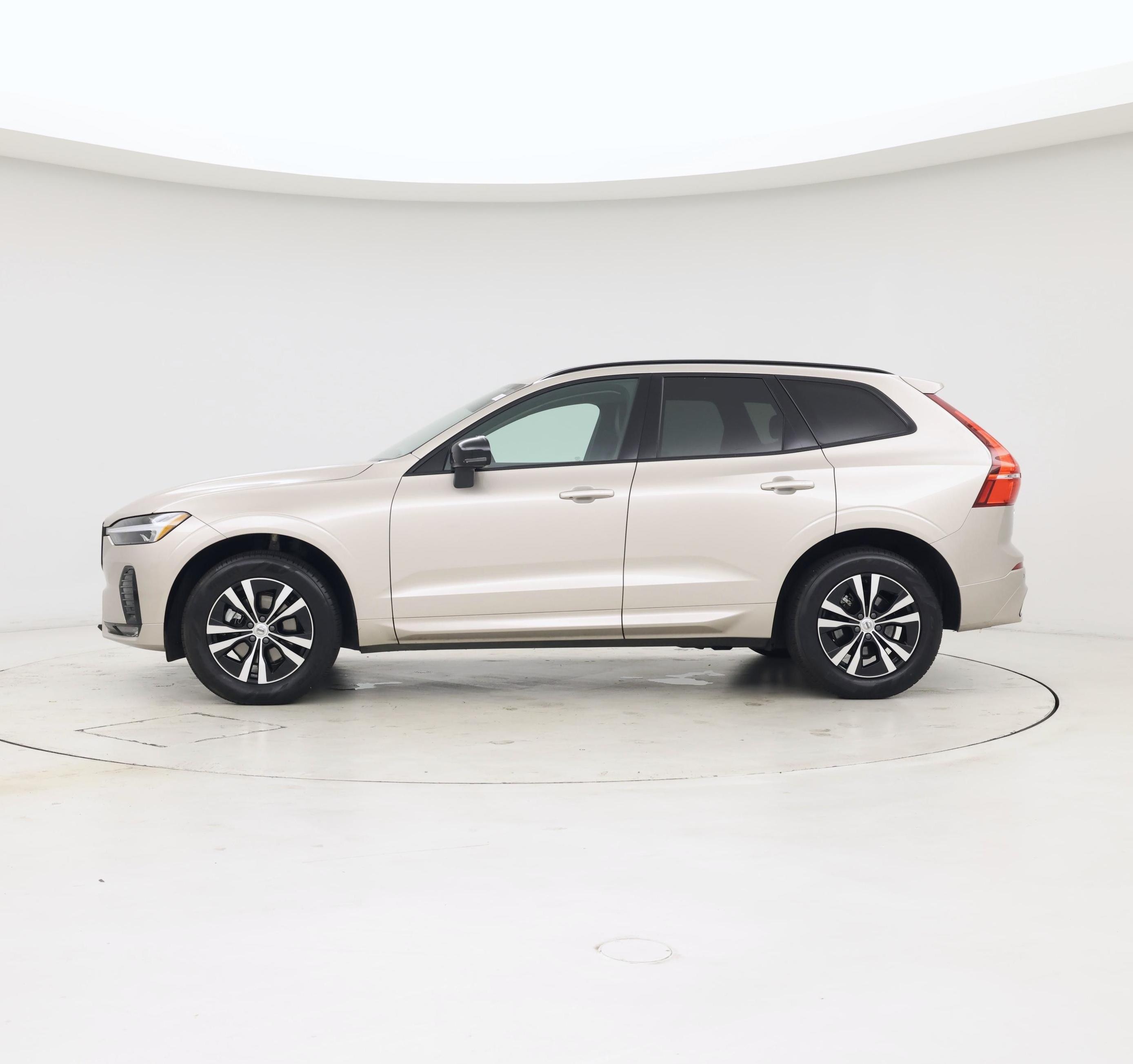 Thumbnail: 2025 Volvo XC60 - 3