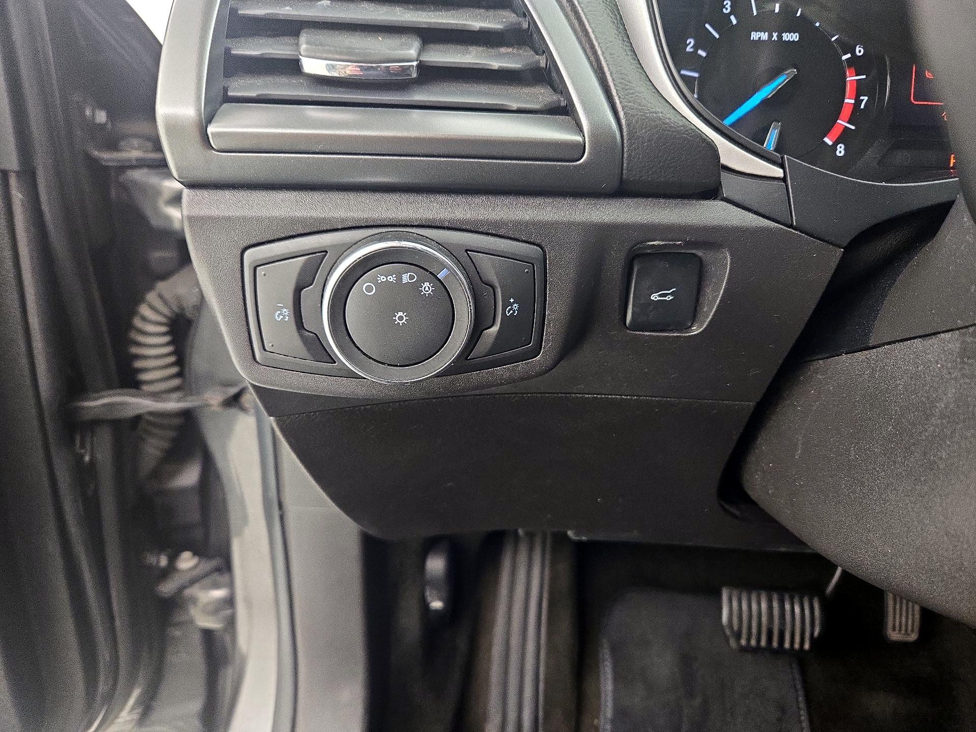 Thumbnail: 2016 Ford Fusion - 13