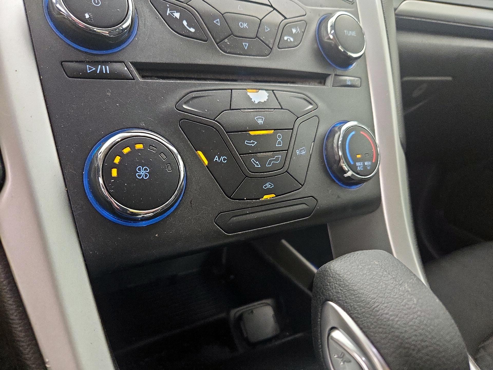 Thumbnail: 2016 Ford Fusion - 16