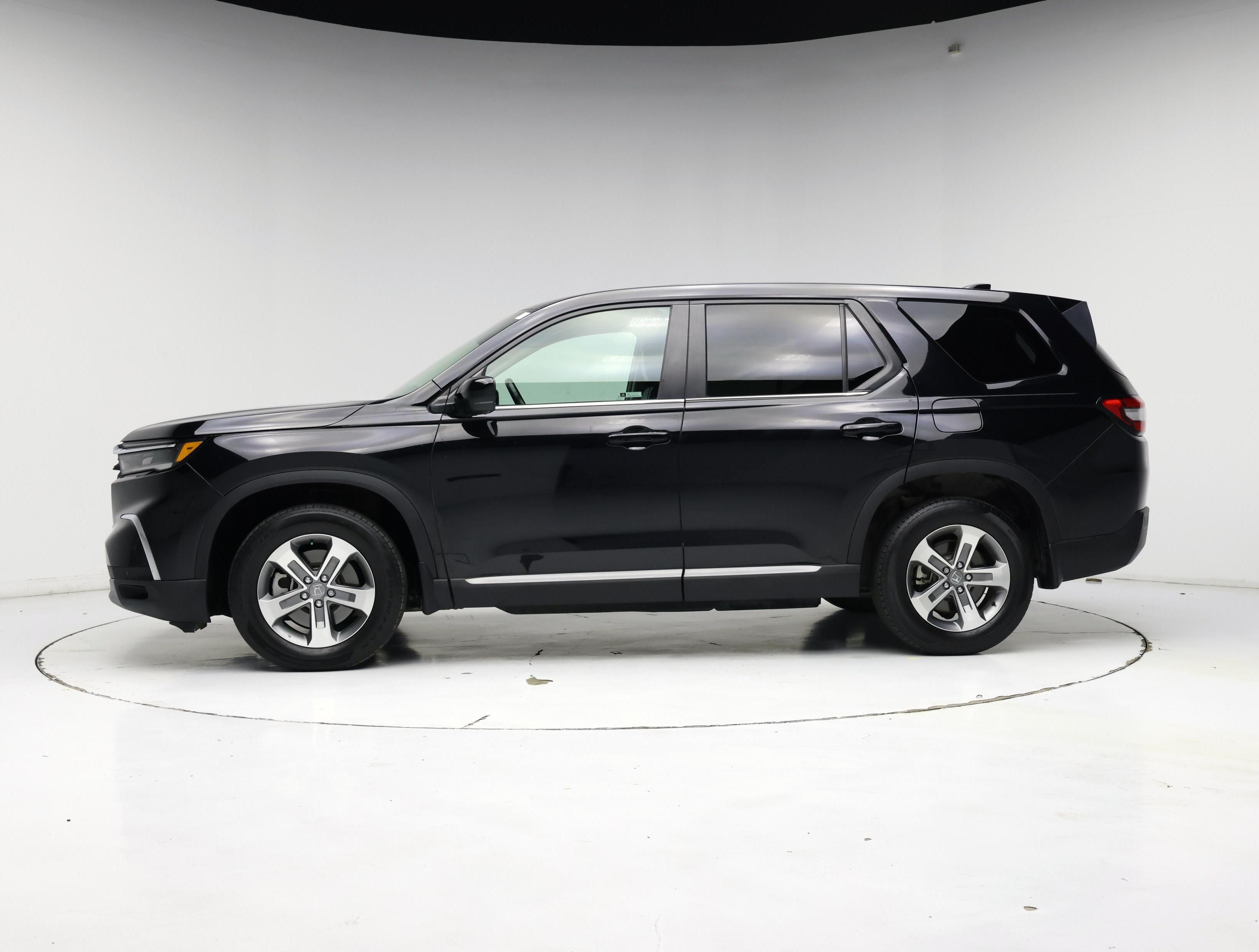 Thumbnail: 2023 Honda Pilot - 3