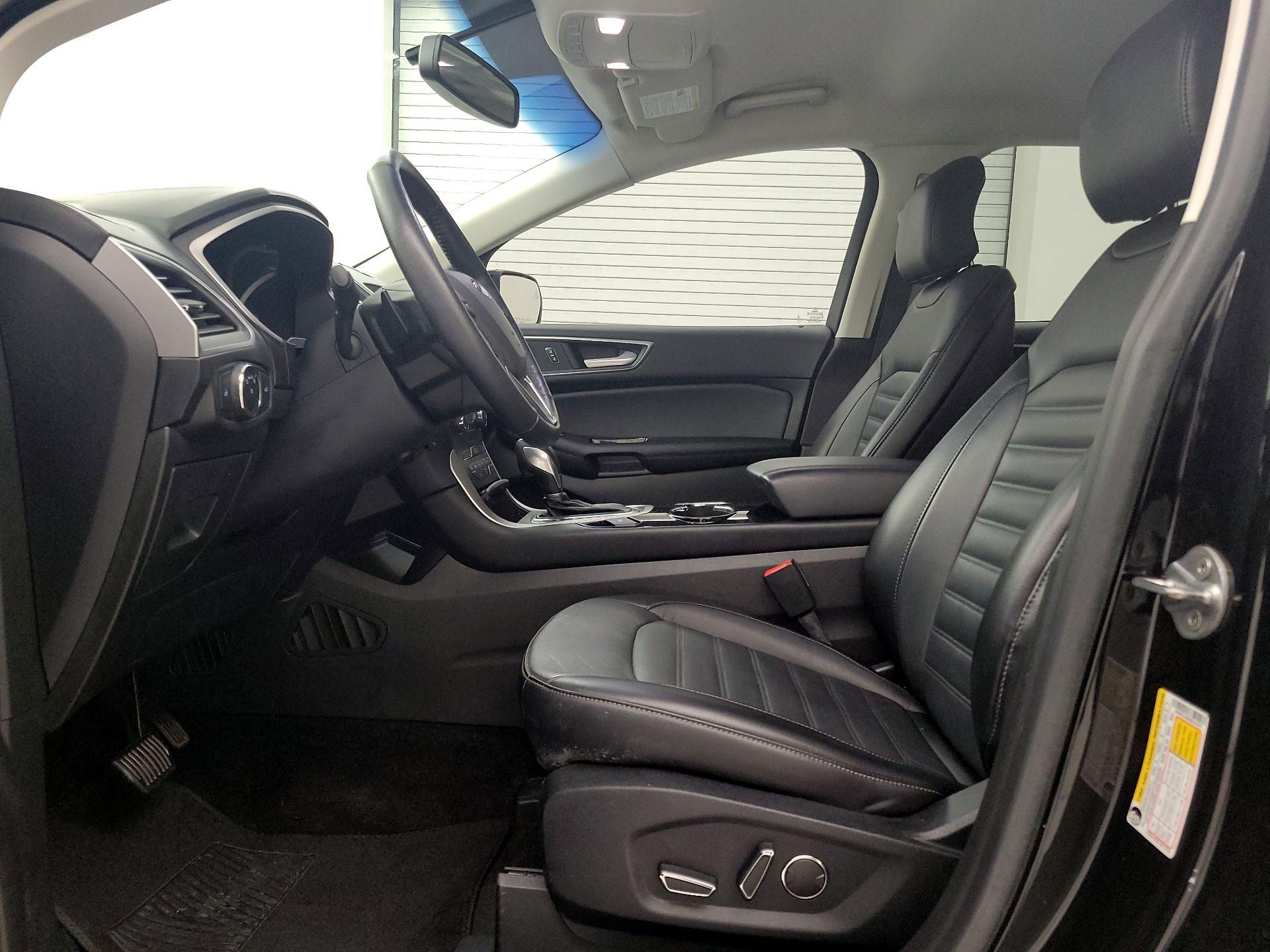 Thumbnail: 2017 Ford Edge - 11