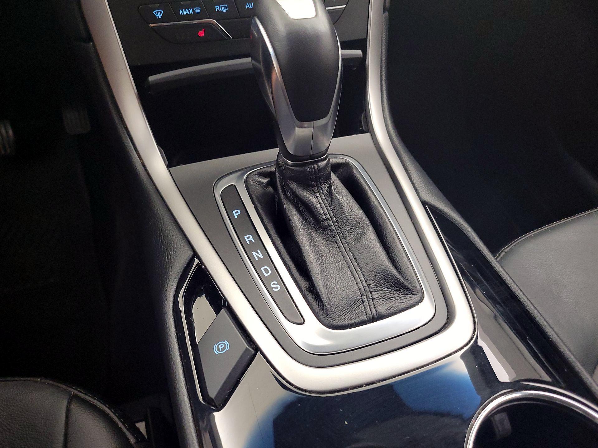 Thumbnail: 2017 Ford Edge - 18