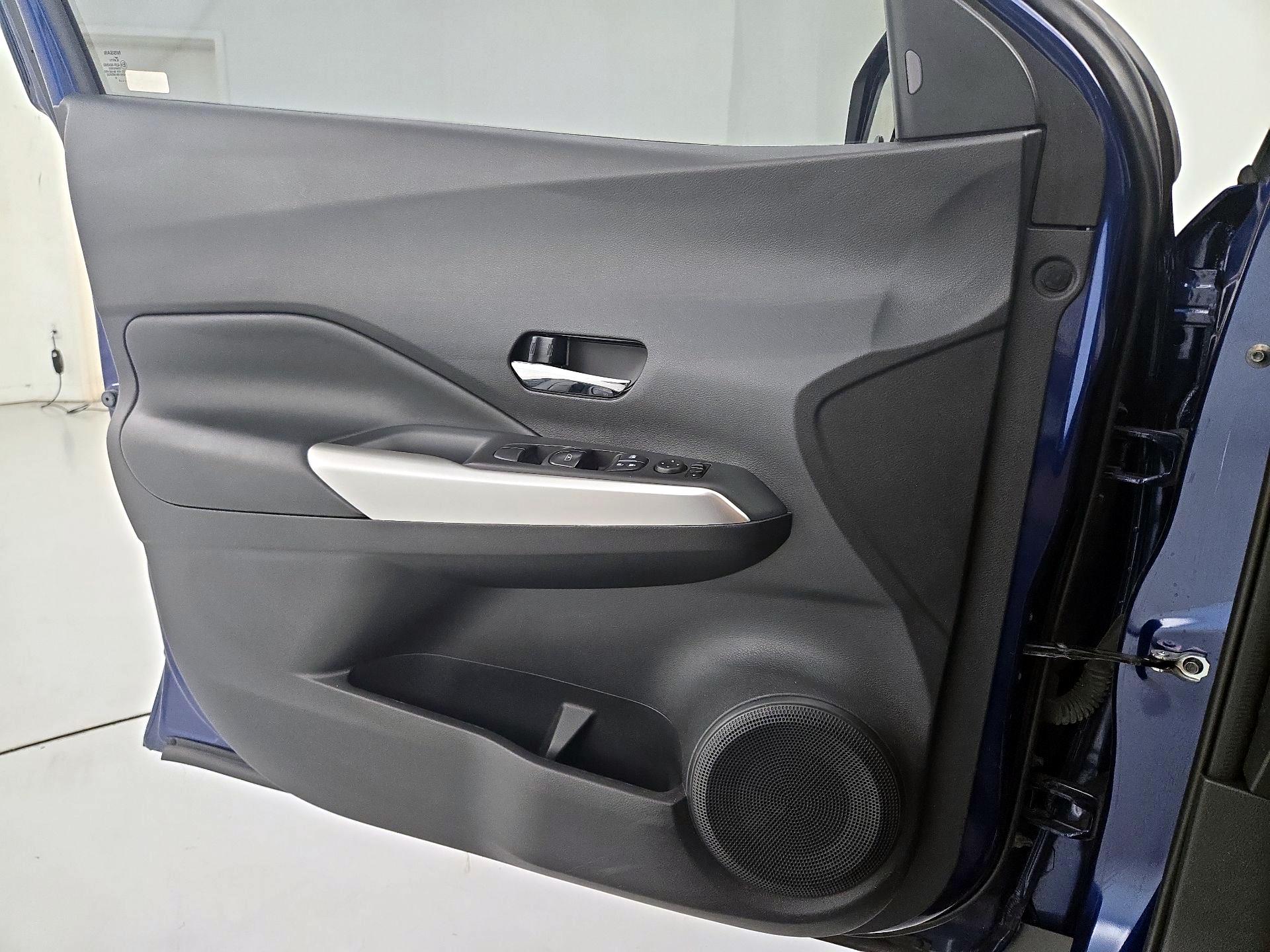 Thumbnail: 2019 Nissan Kicks - 12