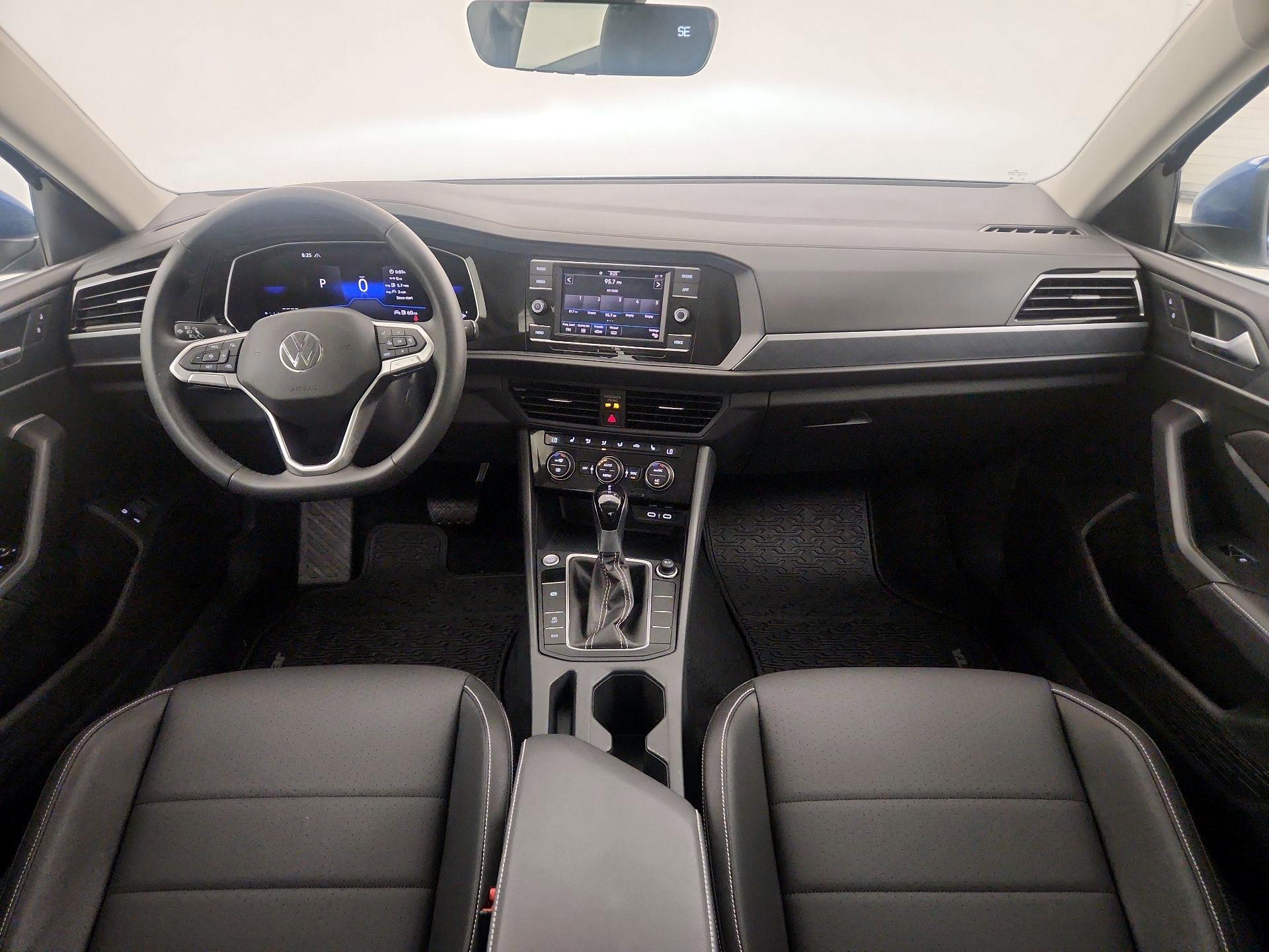 Thumbnail: 2024 Volkswagen Jetta - 9