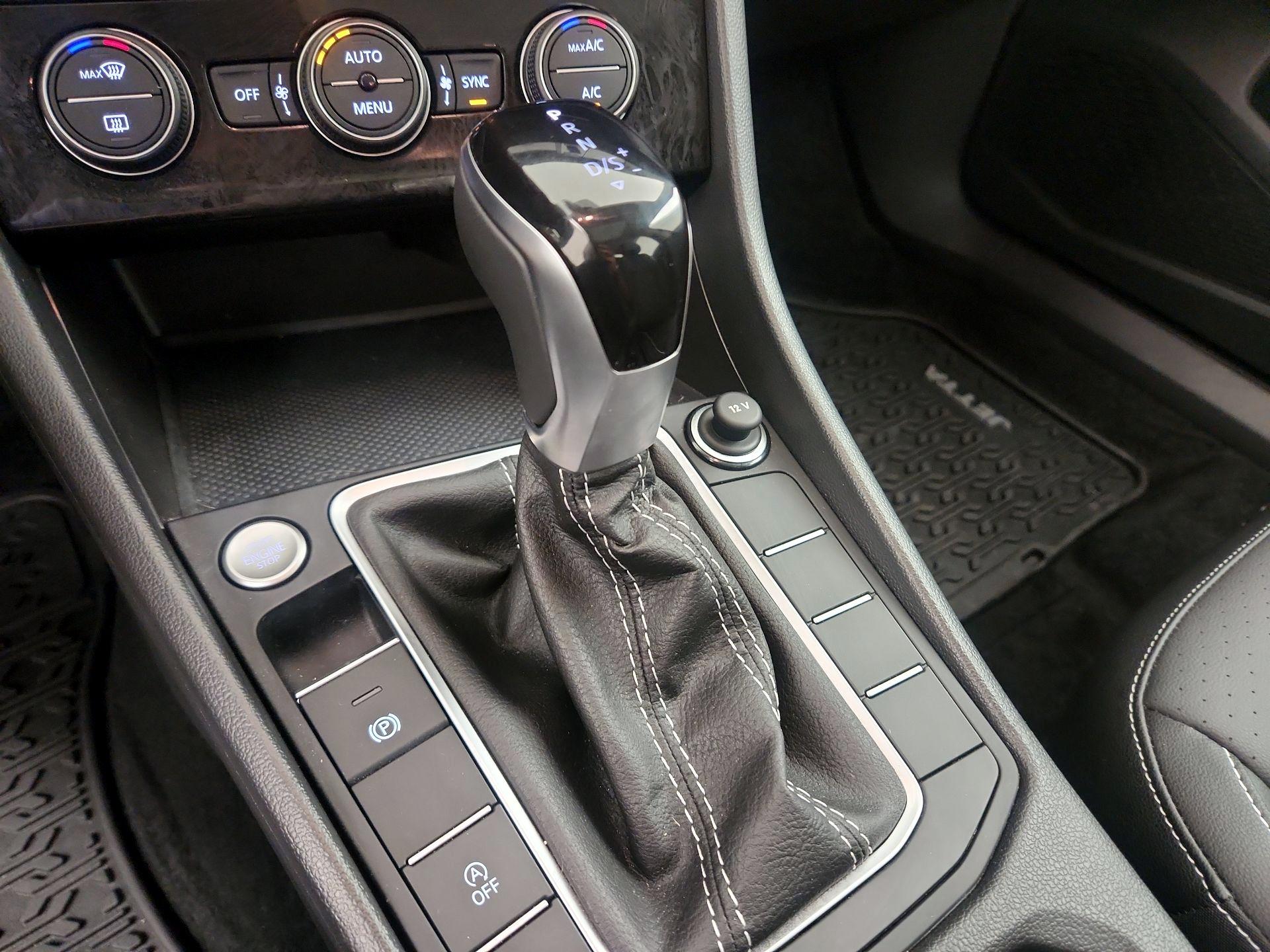 Thumbnail: 2024 Volkswagen Jetta - 15