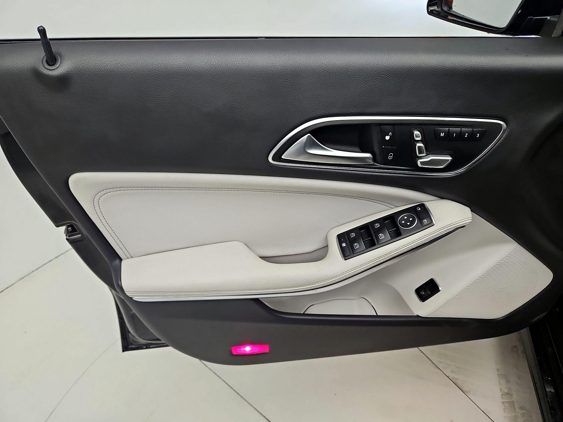 Thumbnail: 2019 Mercedes-Benz CLA - 12