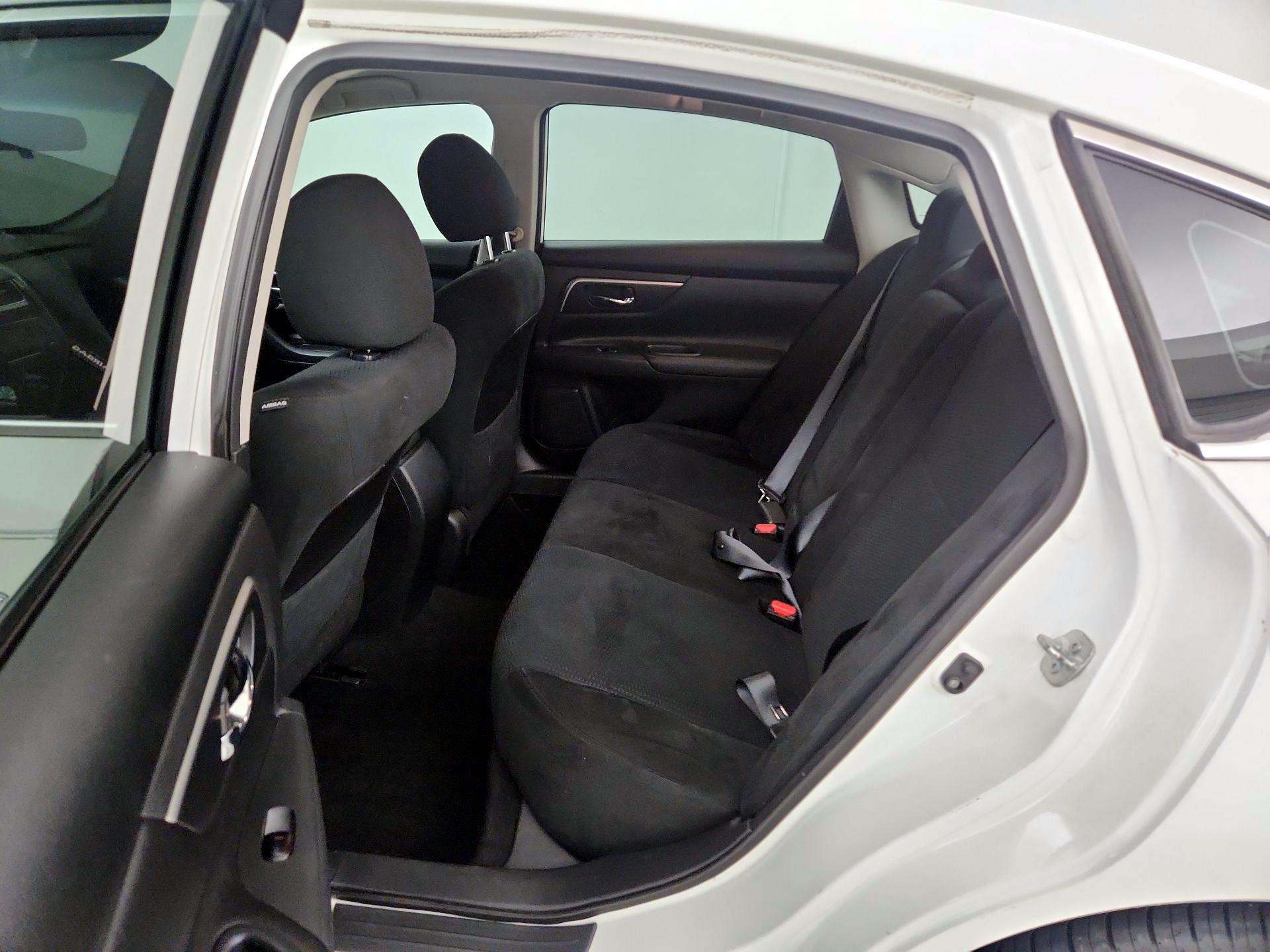 Thumbnail: 2015 Nissan Altima - 18