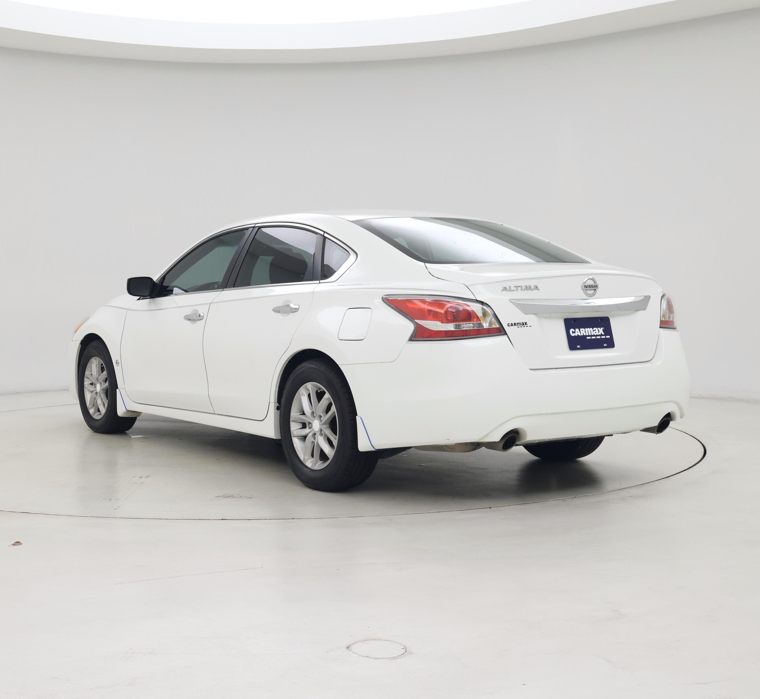 Thumbnail: 2015 Nissan Altima - 2