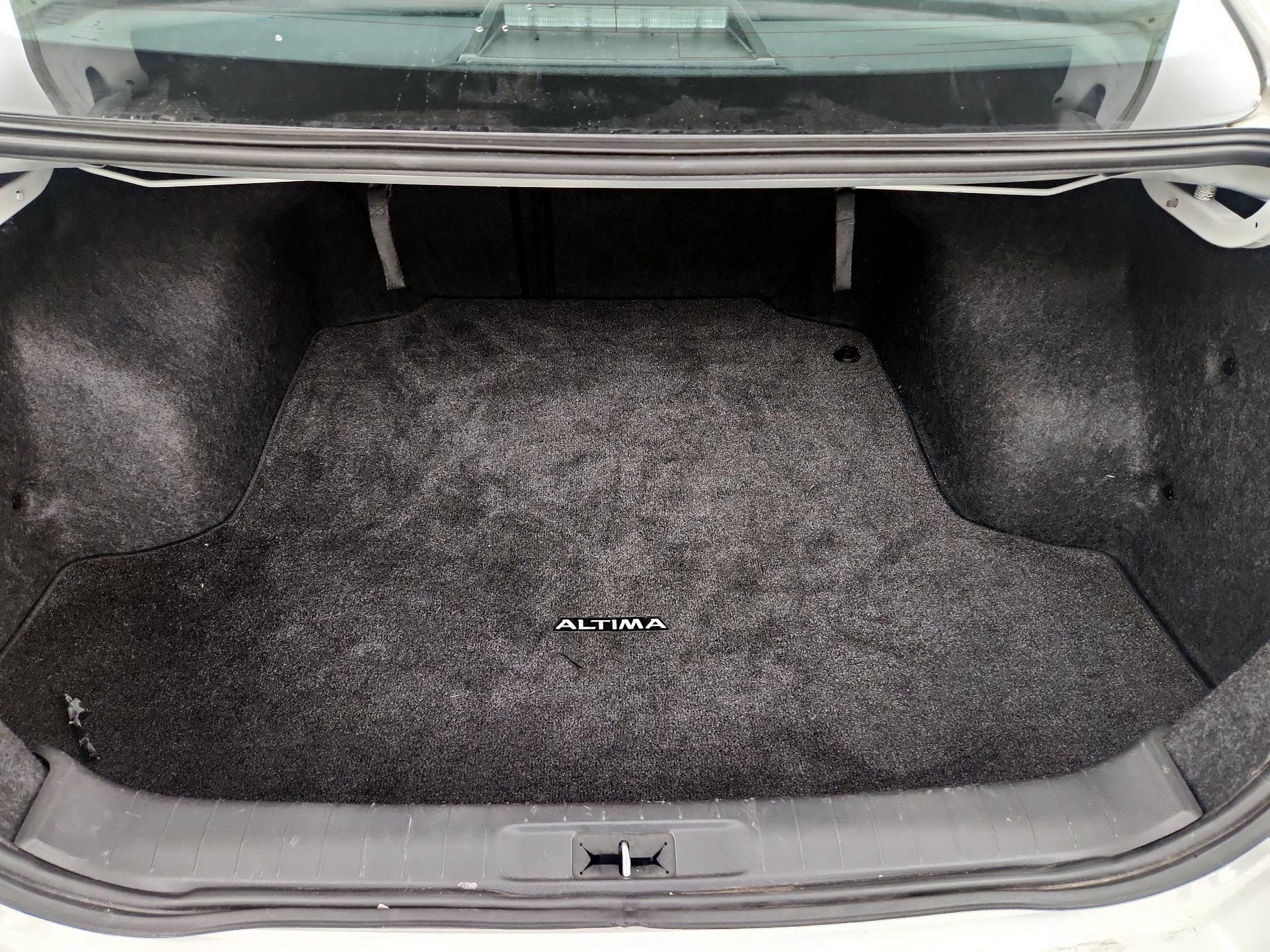Thumbnail: 2015 Nissan Altima - 19