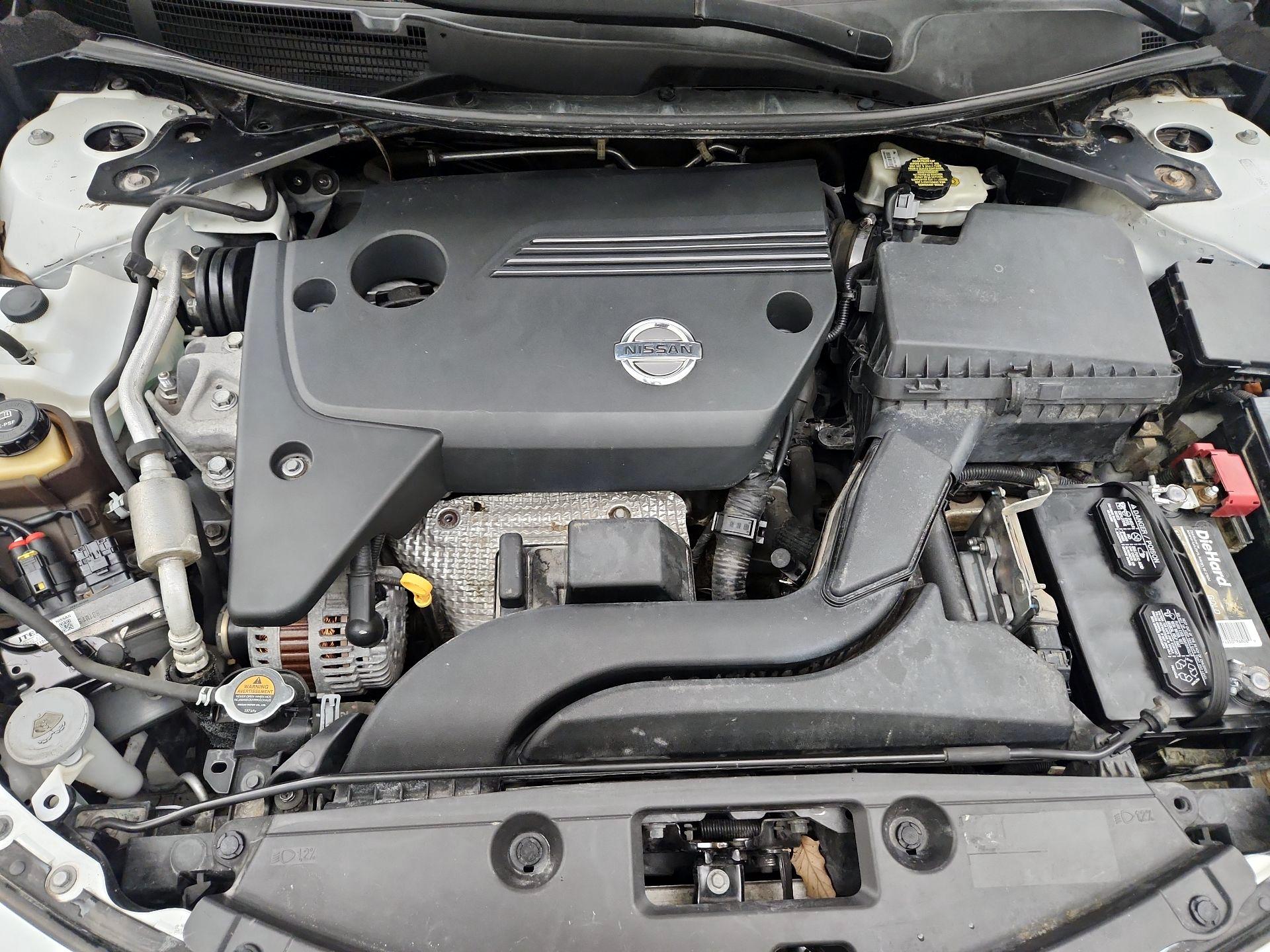Thumbnail: 2015 Nissan Altima - 20