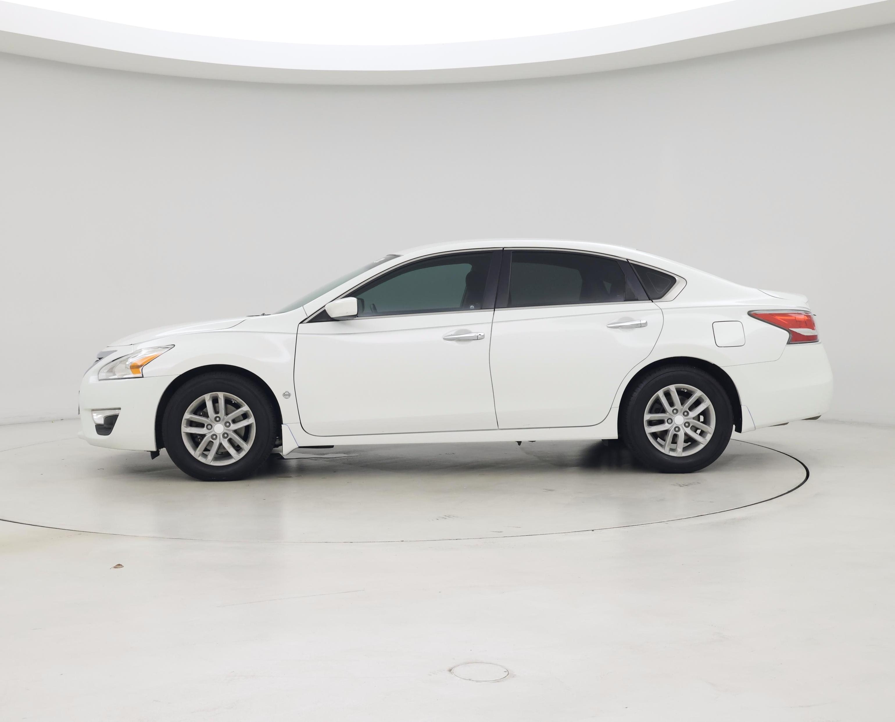 Thumbnail: 2015 Nissan Altima - 3
