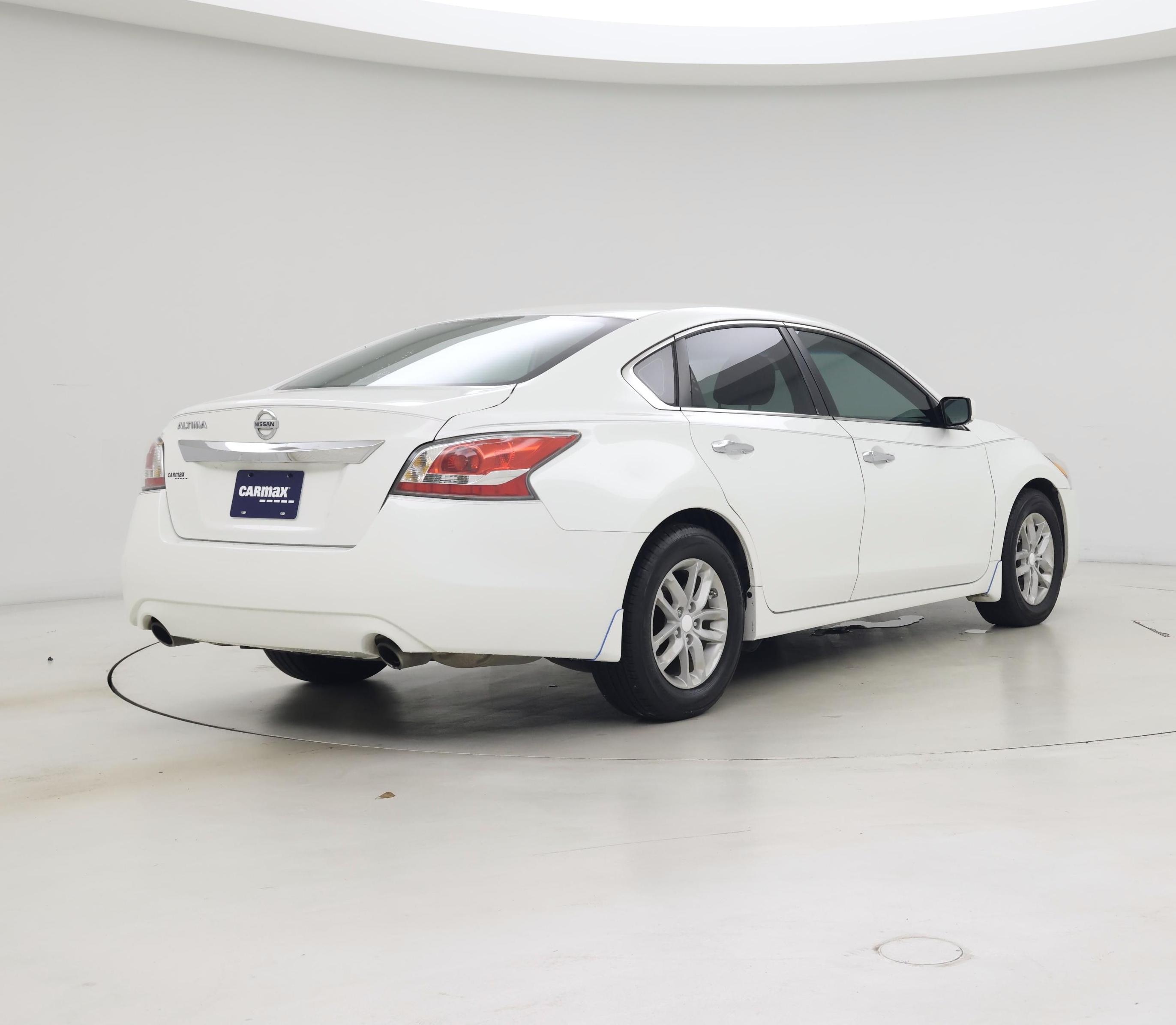 Thumbnail: 2015 Nissan Altima - 8