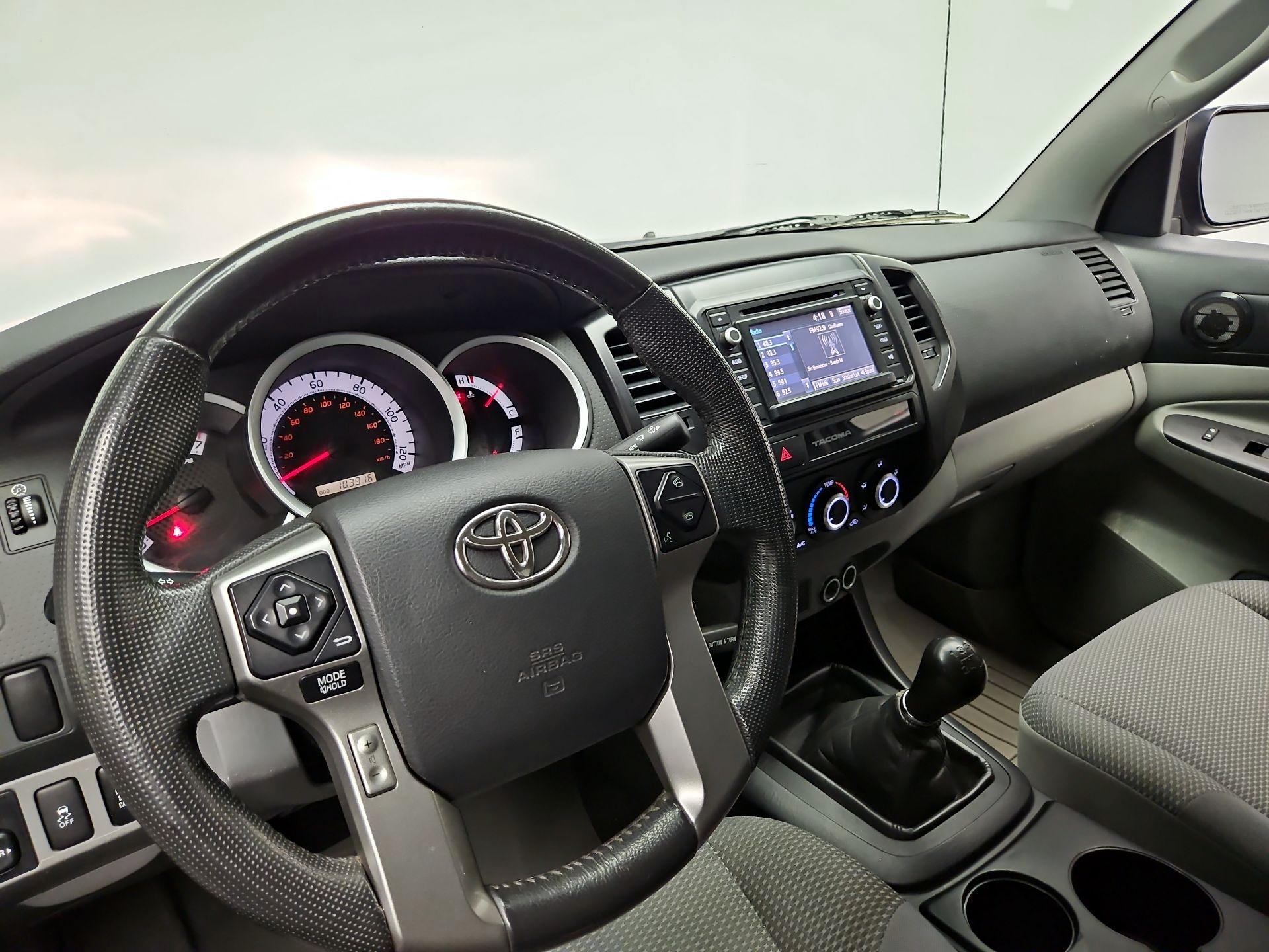 Thumbnail: 2015 Toyota Tacoma - 9