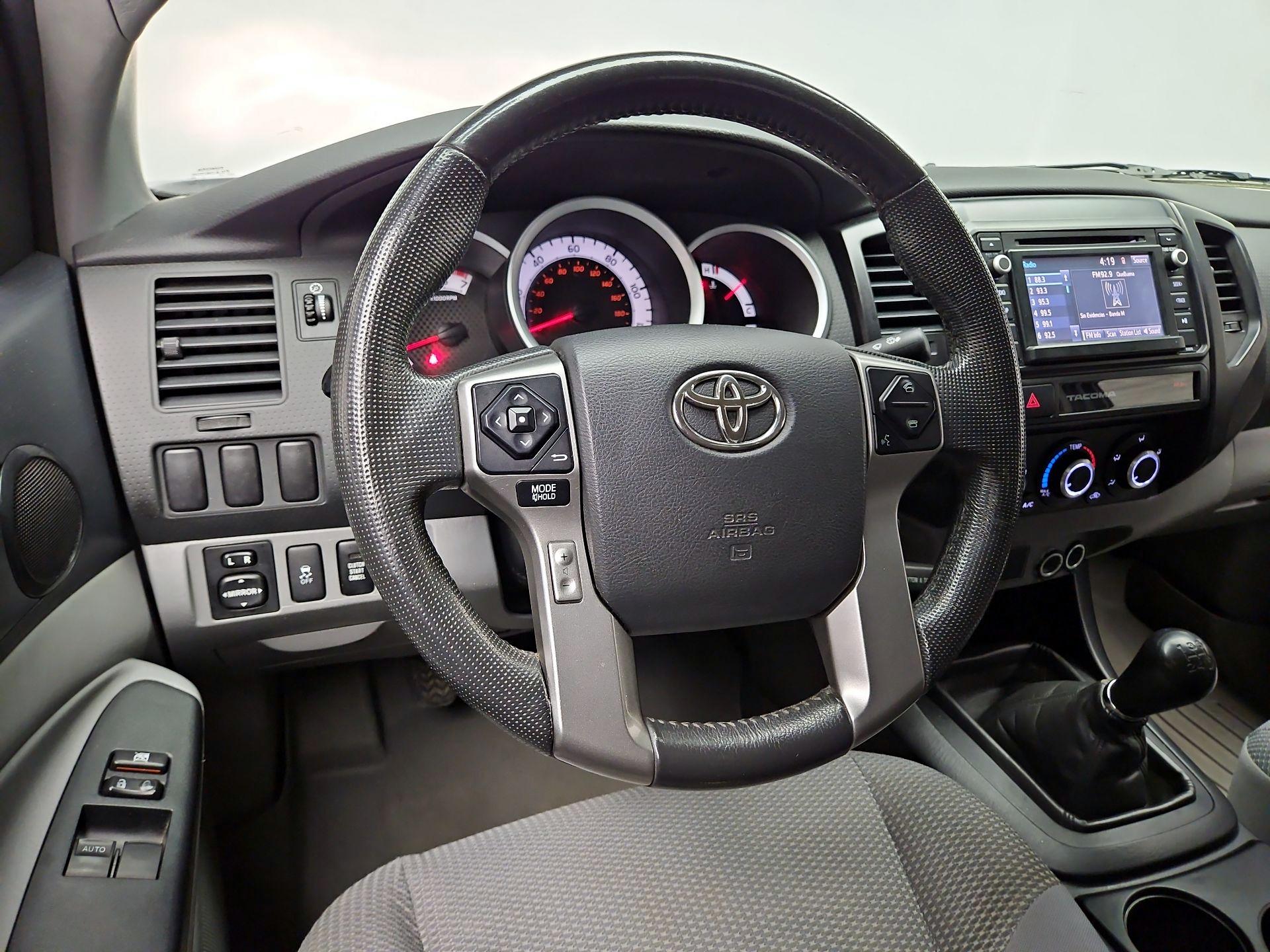 Thumbnail: 2015 Toyota Tacoma - 10