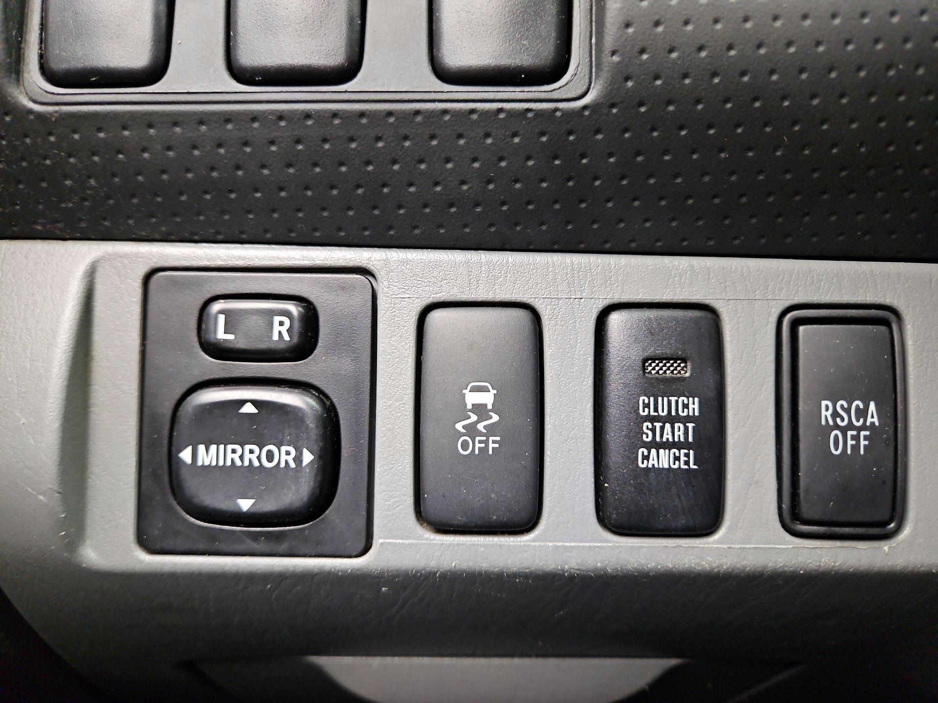 Thumbnail: 2015 Toyota Tacoma - 13