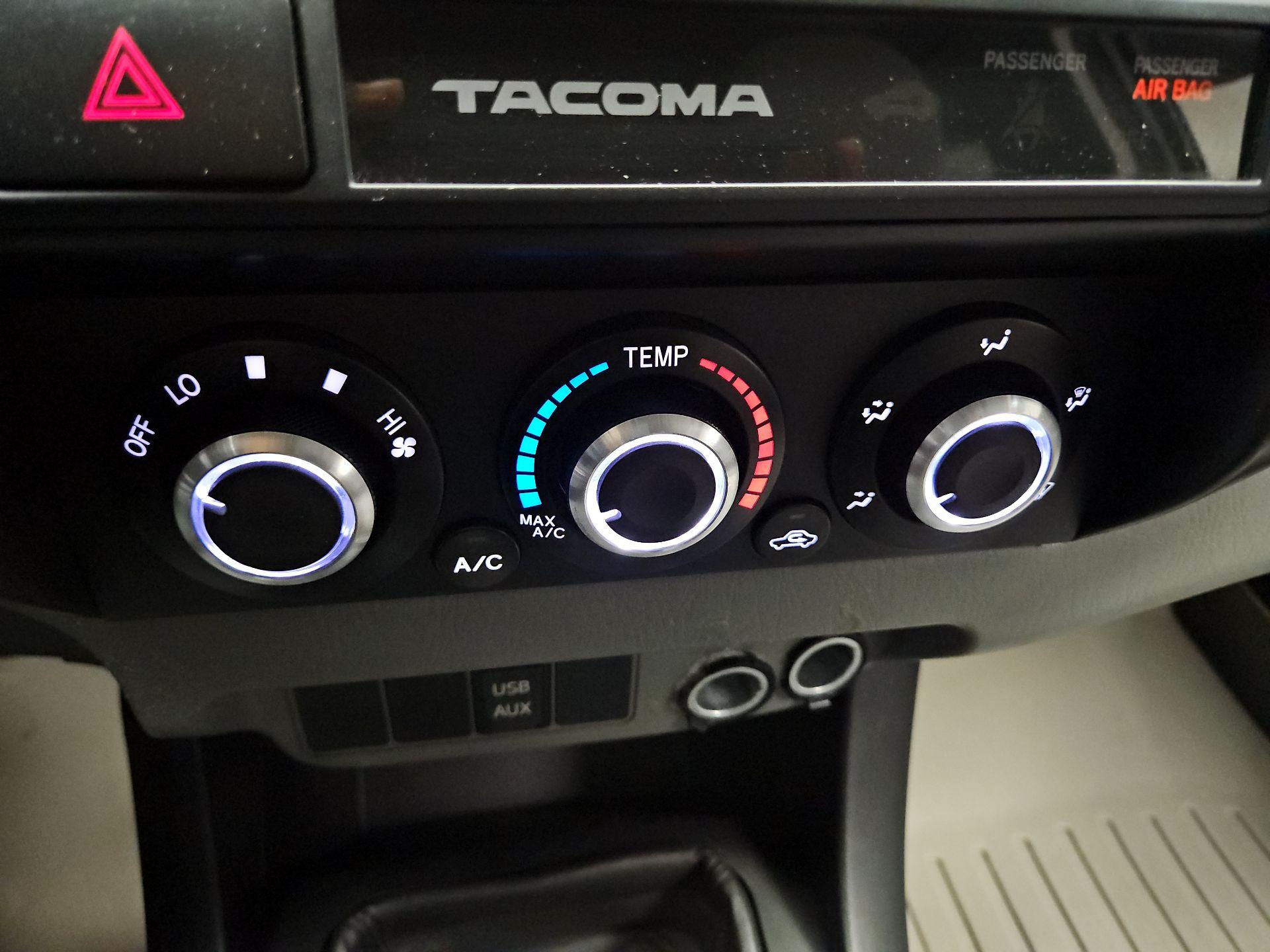 Thumbnail: 2015 Toyota Tacoma - 16