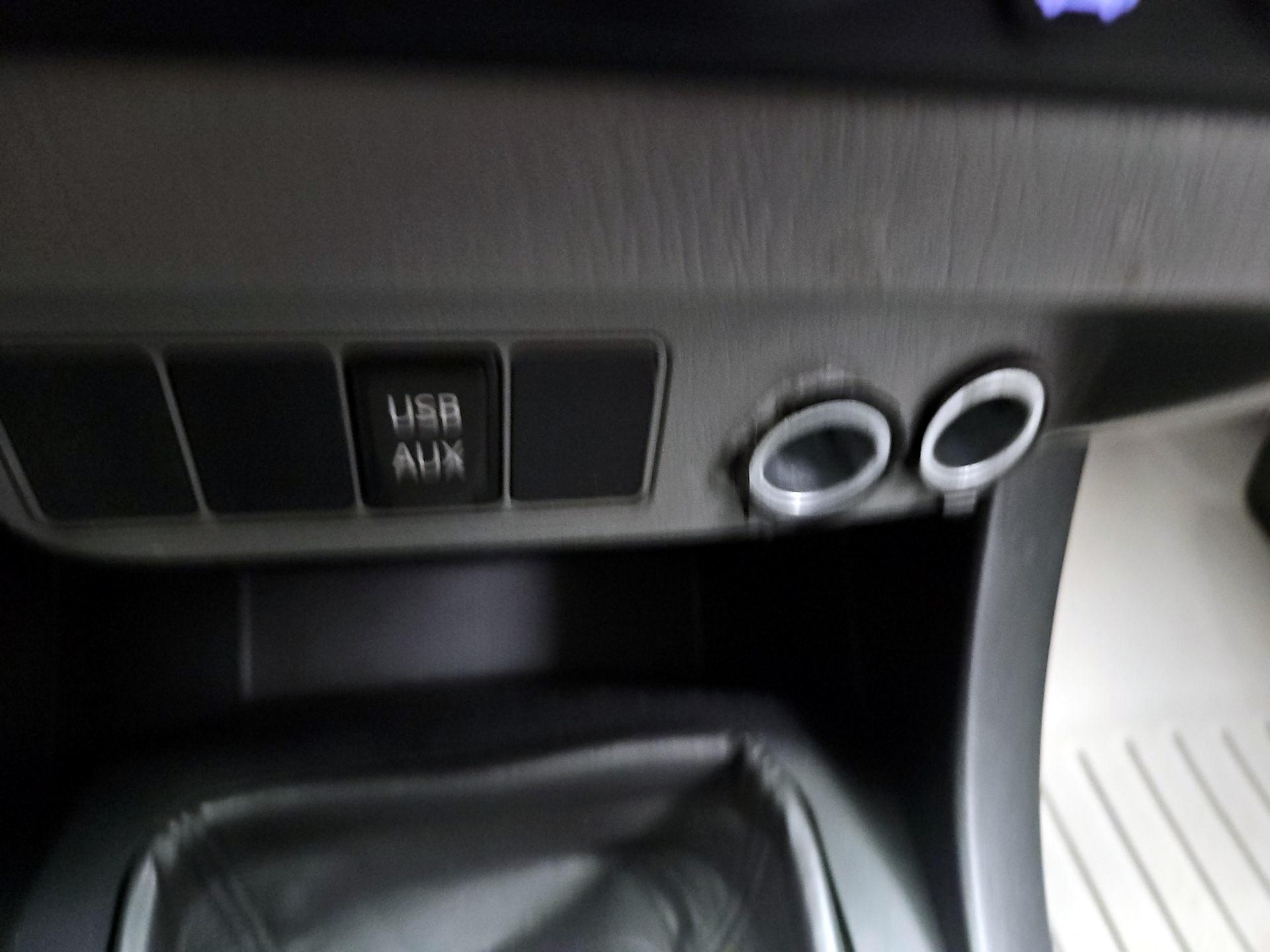 Thumbnail: 2015 Toyota Tacoma - 18