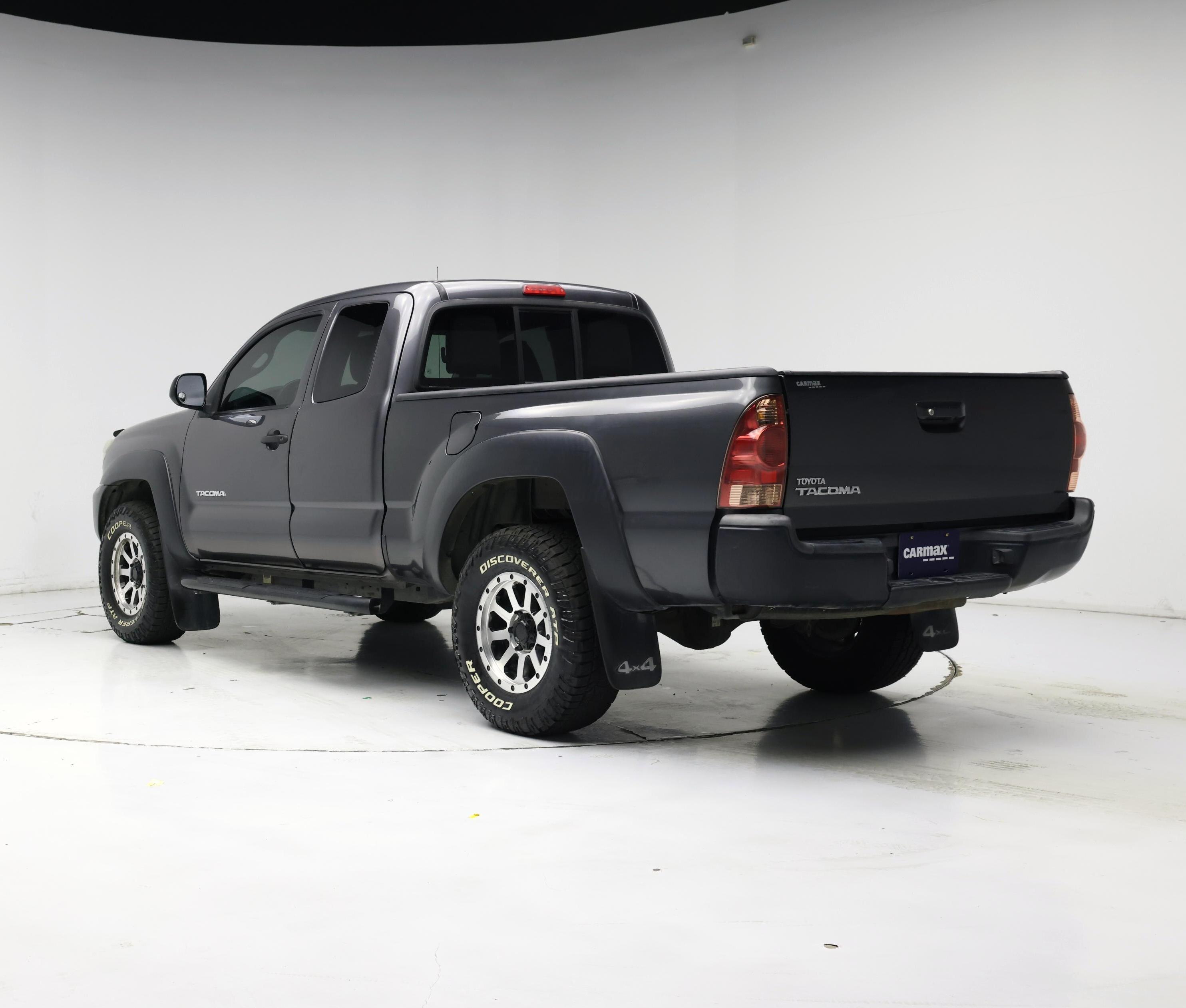 Thumbnail: 2015 Toyota Tacoma - 2
