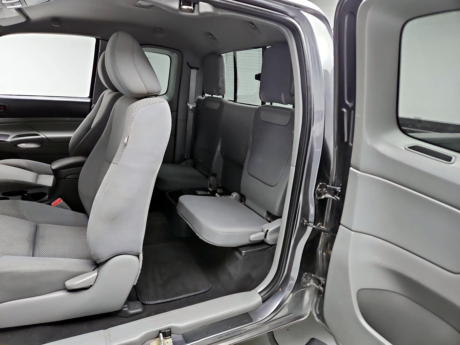 Thumbnail: 2015 Toyota Tacoma - 19