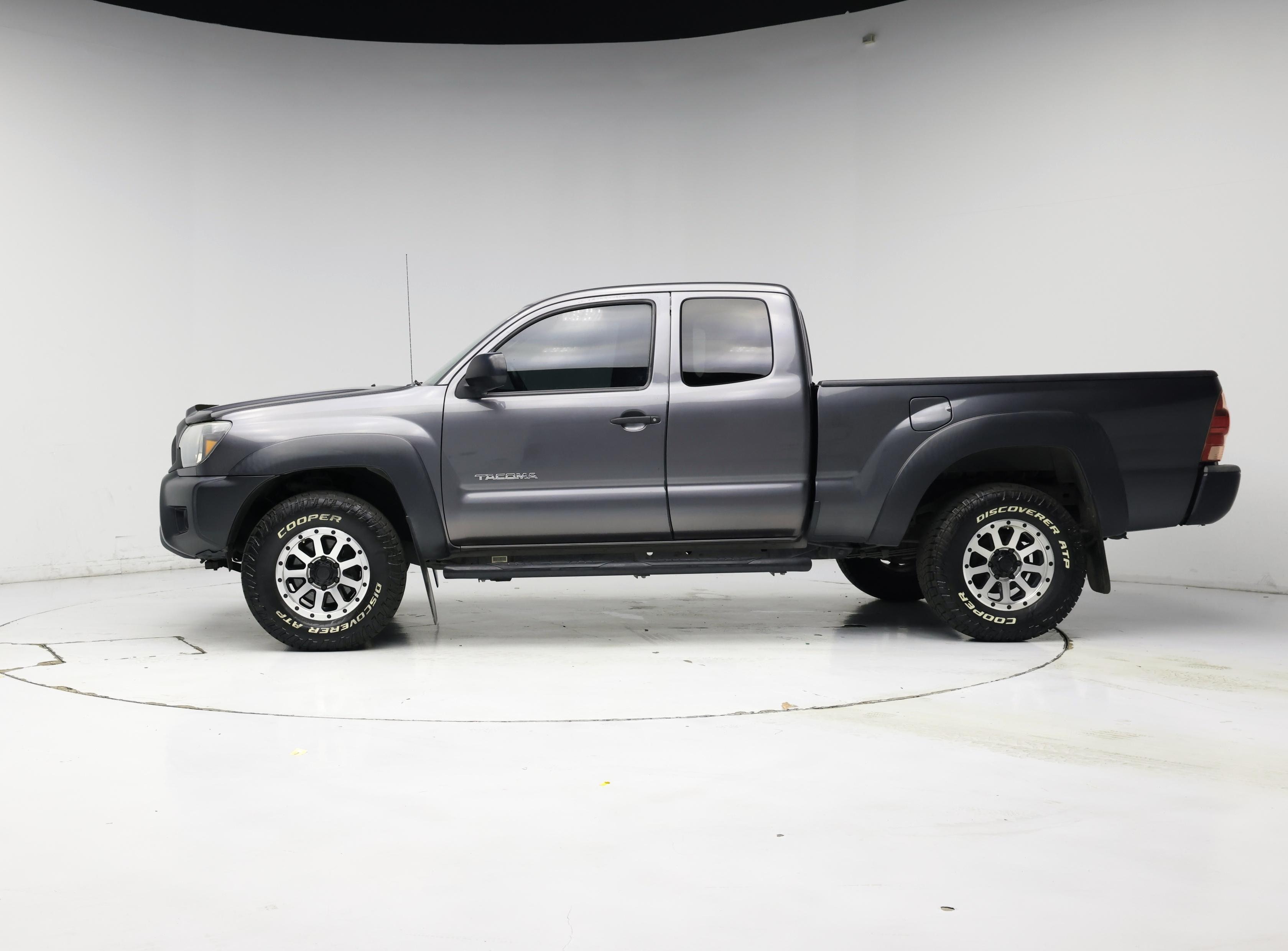 Thumbnail: 2015 Toyota Tacoma - 3
