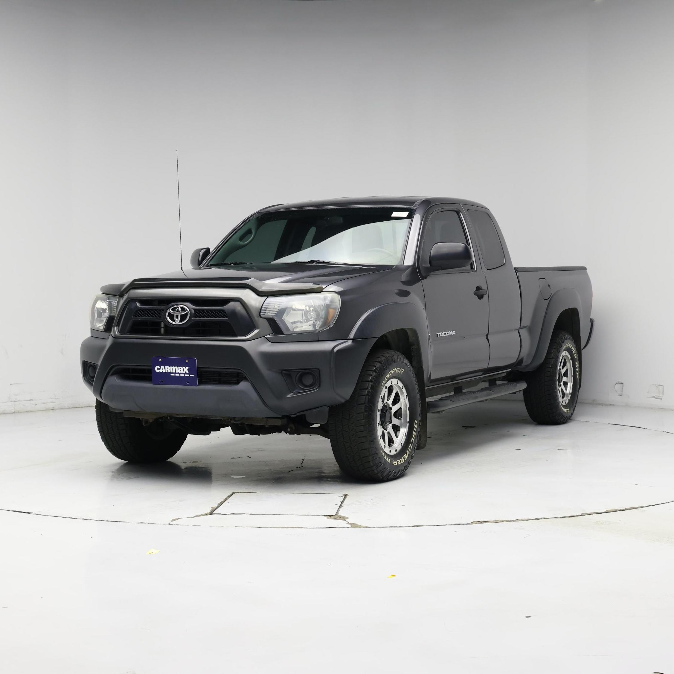 Thumbnail: 2015 Toyota Tacoma - 4