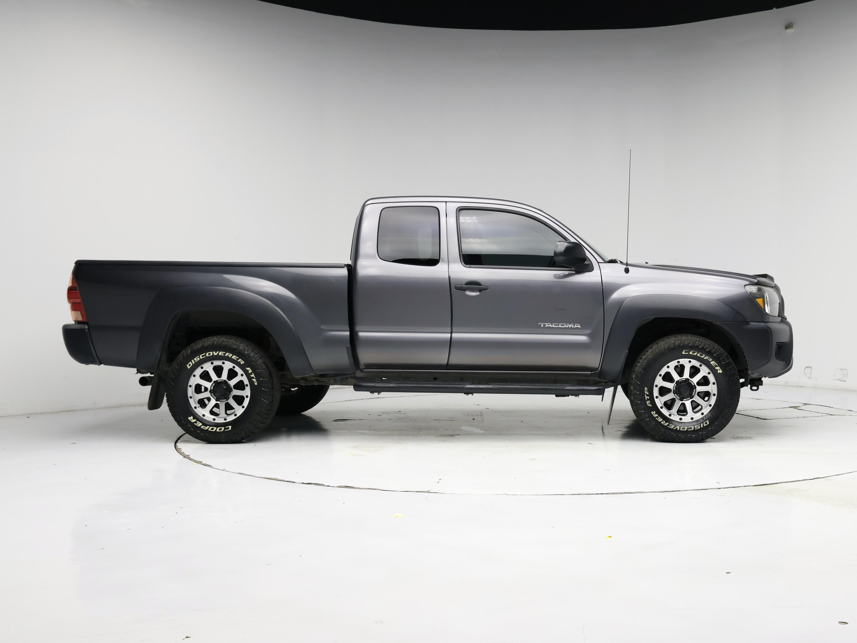 Thumbnail: 2015 Toyota Tacoma - 7