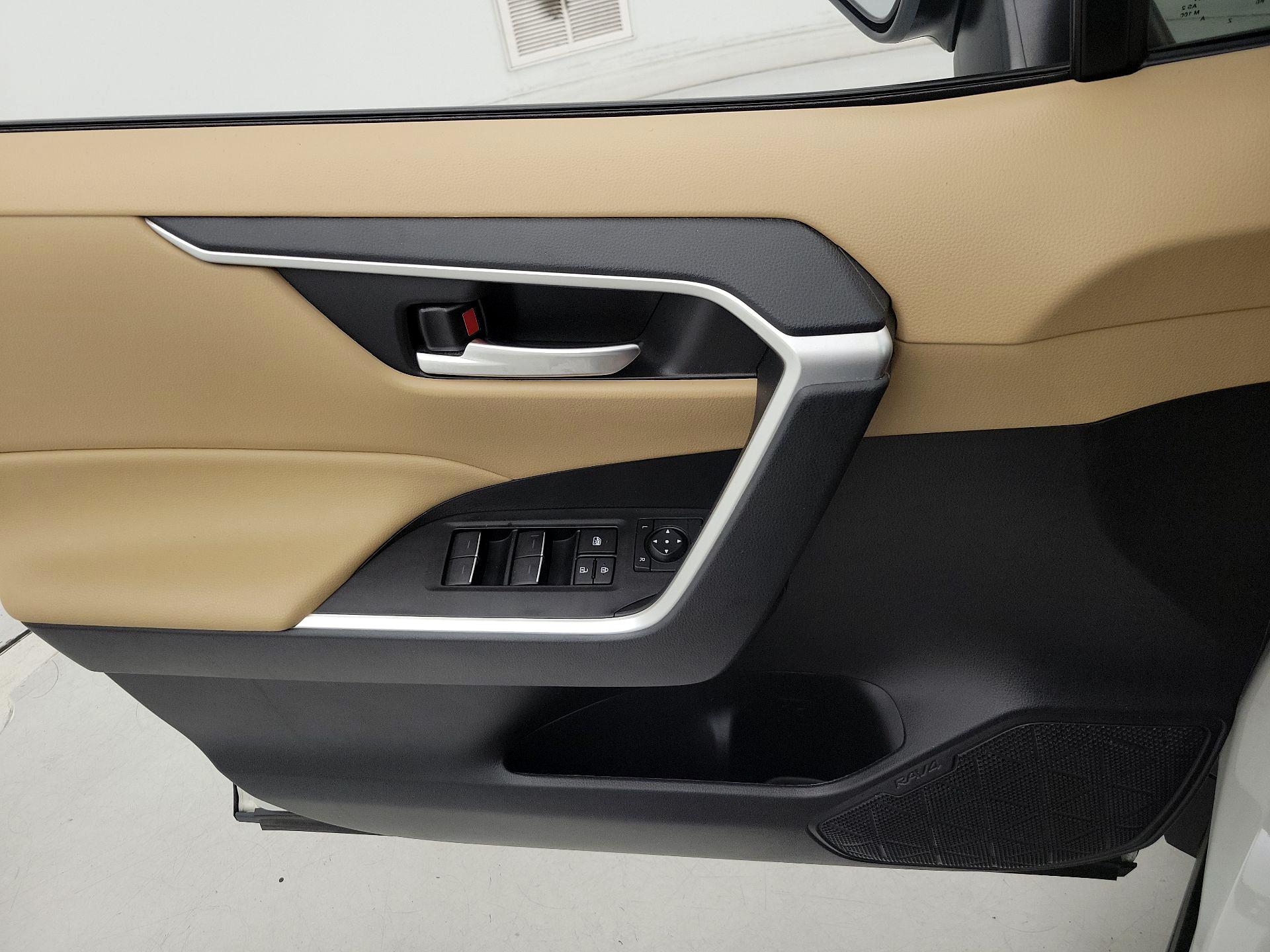 Thumbnail: 2024 Toyota RAV4 - 12