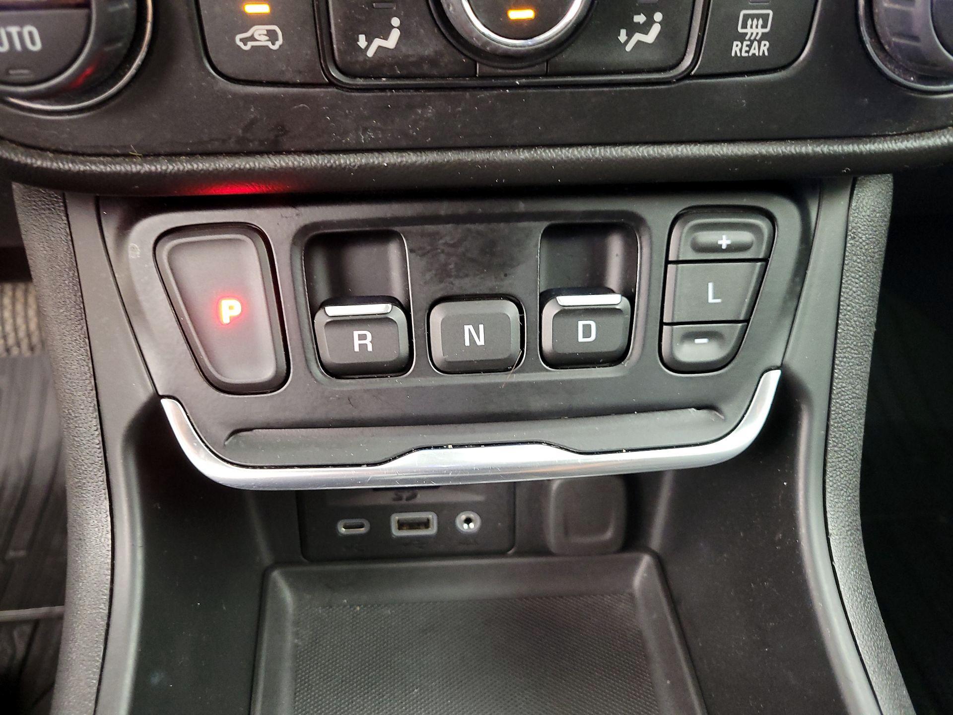 Thumbnail: 2021 GMC Terrain - 17