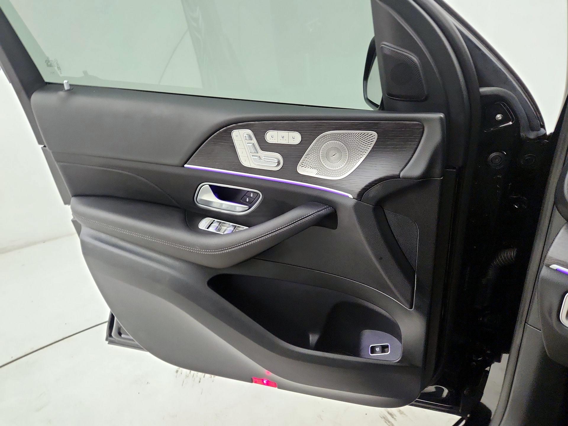 Thumbnail: 2025 Mercedes-Benz GLE - 12