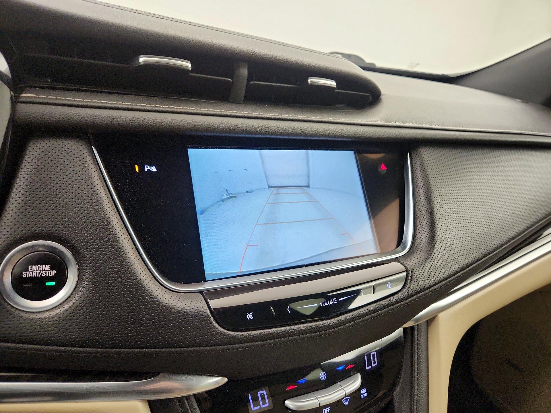 Thumbnail: 2018 Cadillac XT5 - 14
