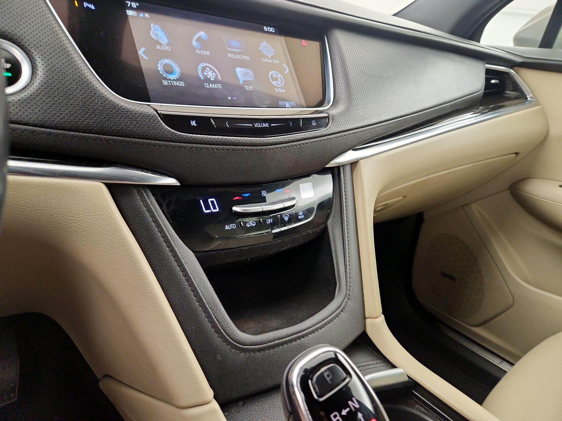 Thumbnail: 2018 Cadillac XT5 - 16