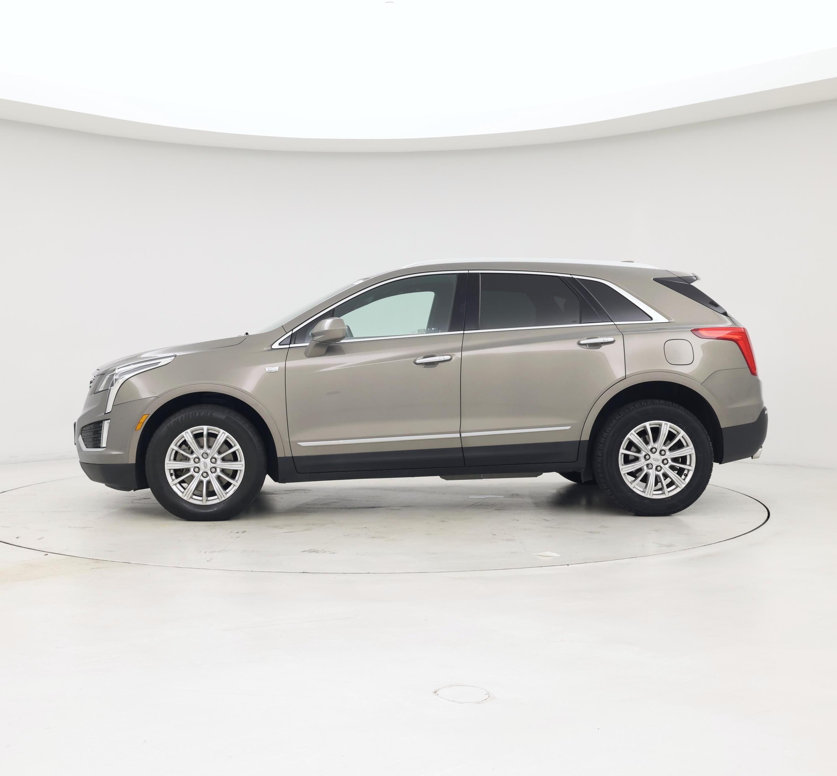 Thumbnail: 2018 Cadillac XT5 - 3
