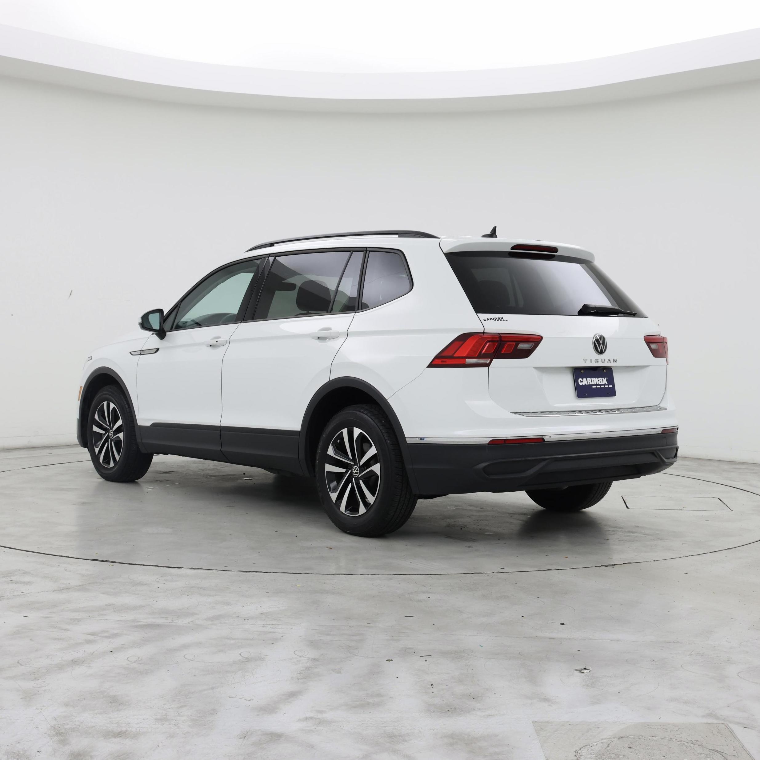 Thumbnail: 2023 Volkswagen Tiguan - 2