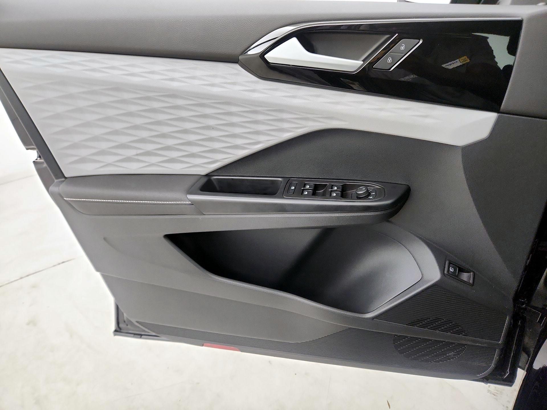 Thumbnail: 2024 Volkswagen Taos - 12