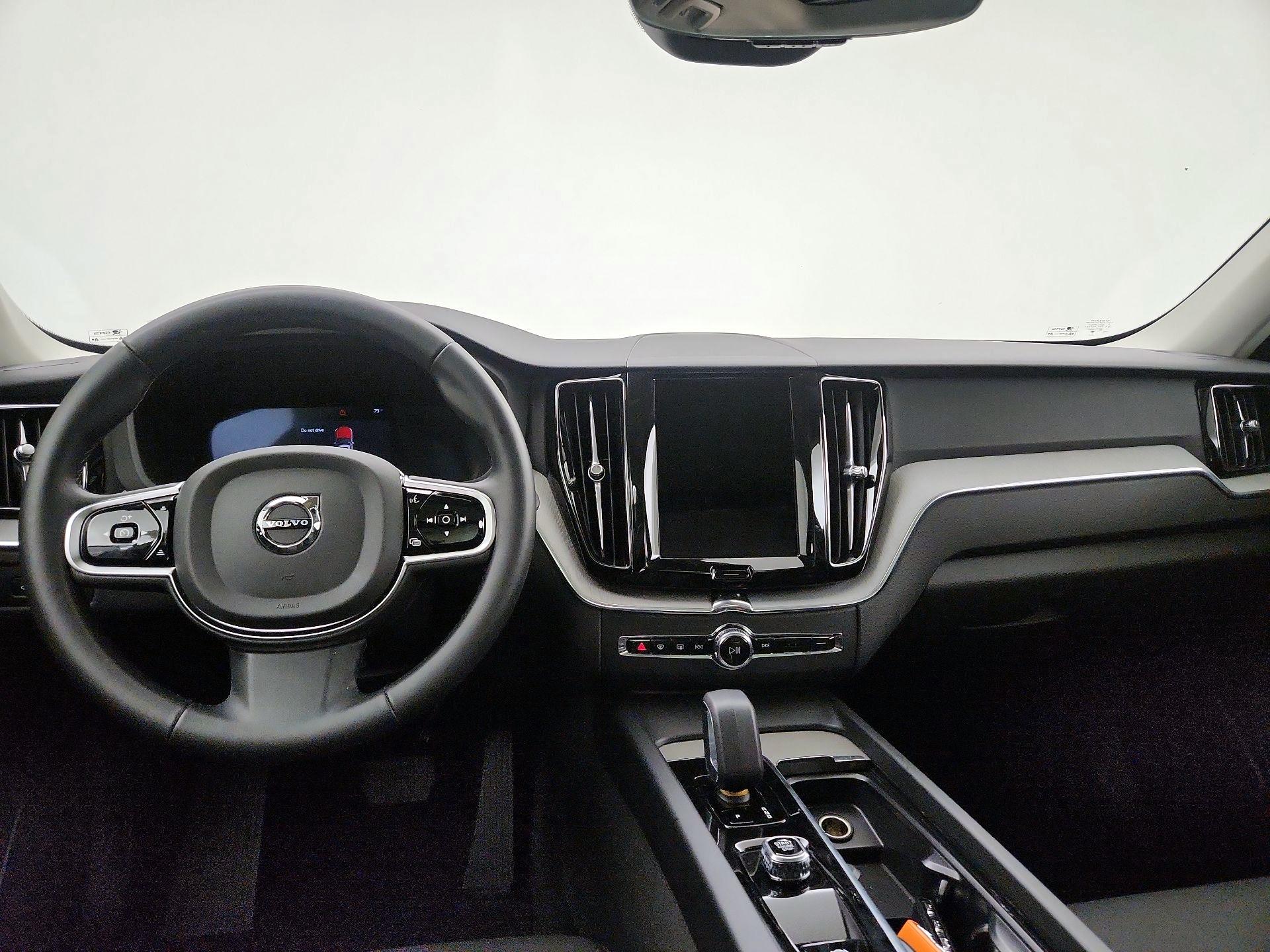Thumbnail: 2025 Volvo XC60 - 9