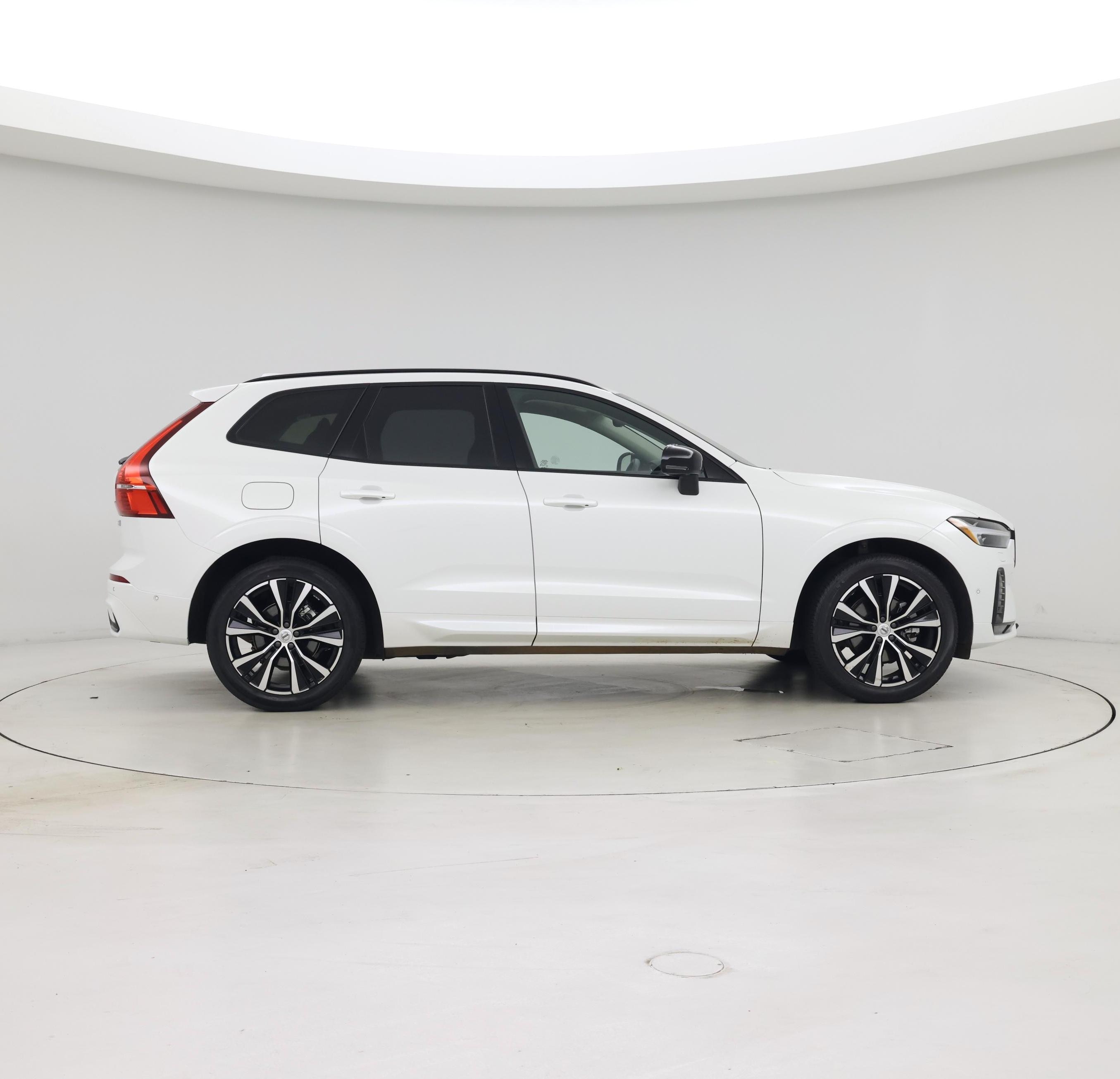 Thumbnail: 2025 Volvo XC60 - 7