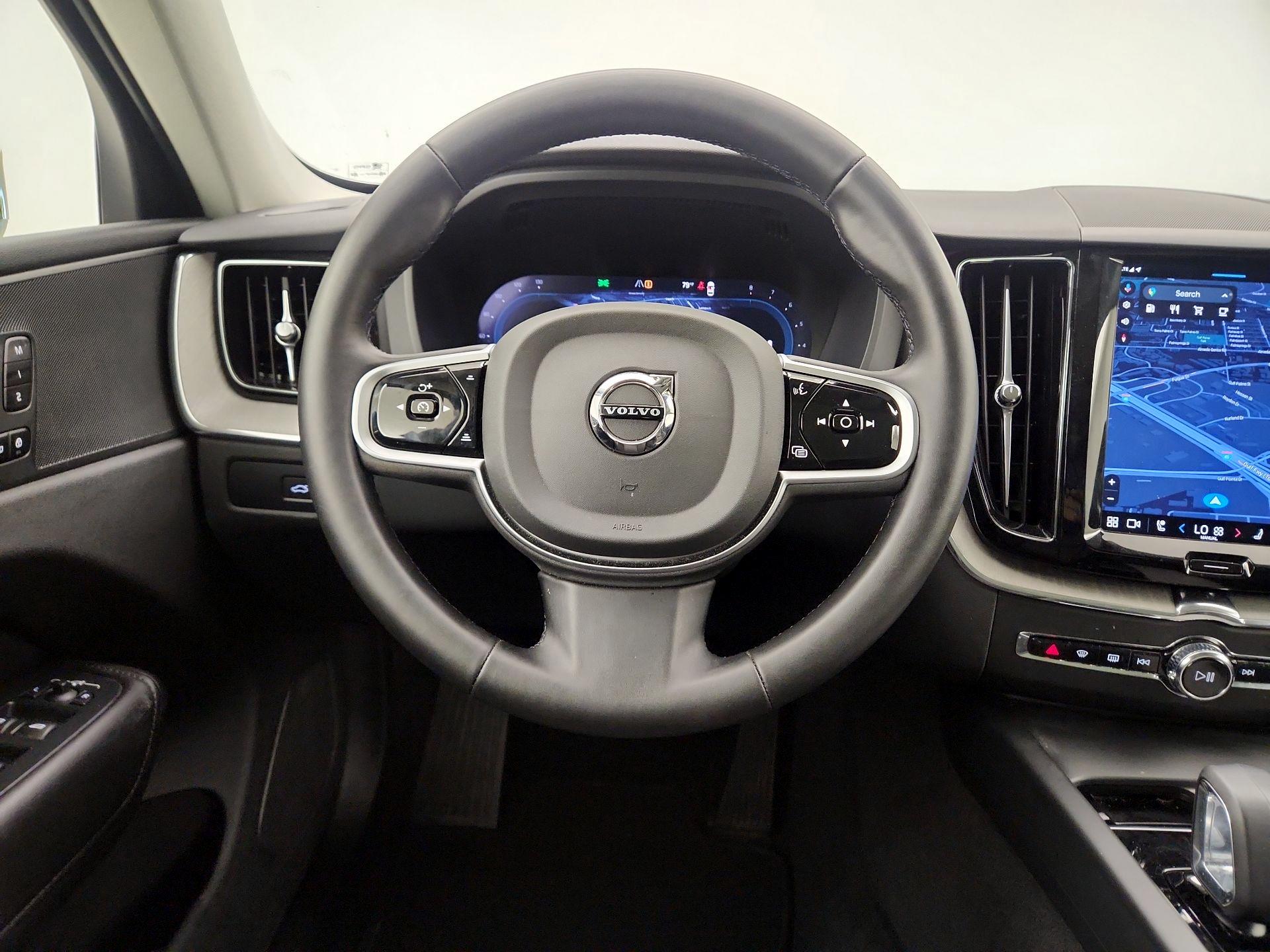 Thumbnail: 2025 Volvo XC60 - 10
