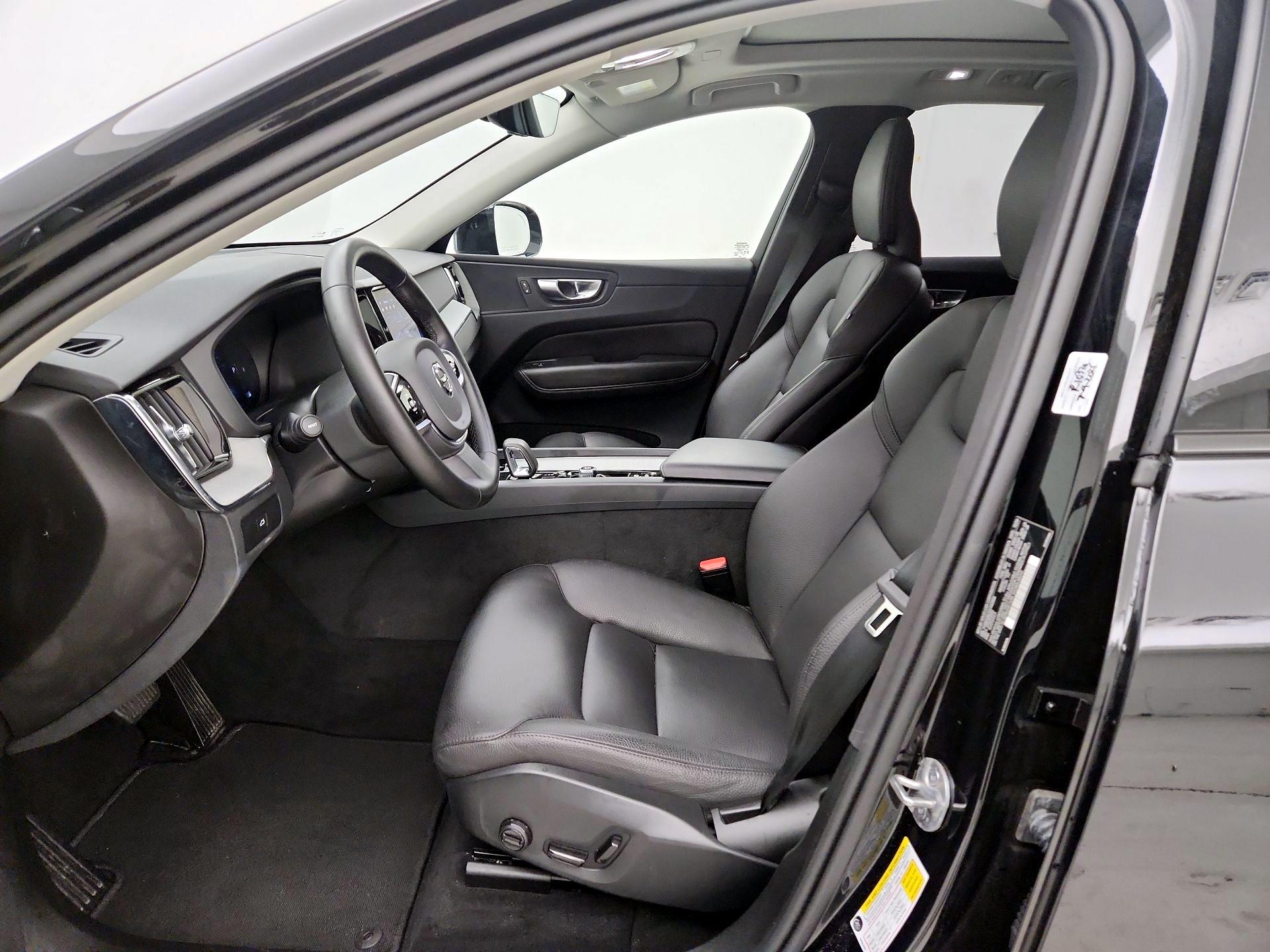 Thumbnail: 2025 Volvo XC60 - 11