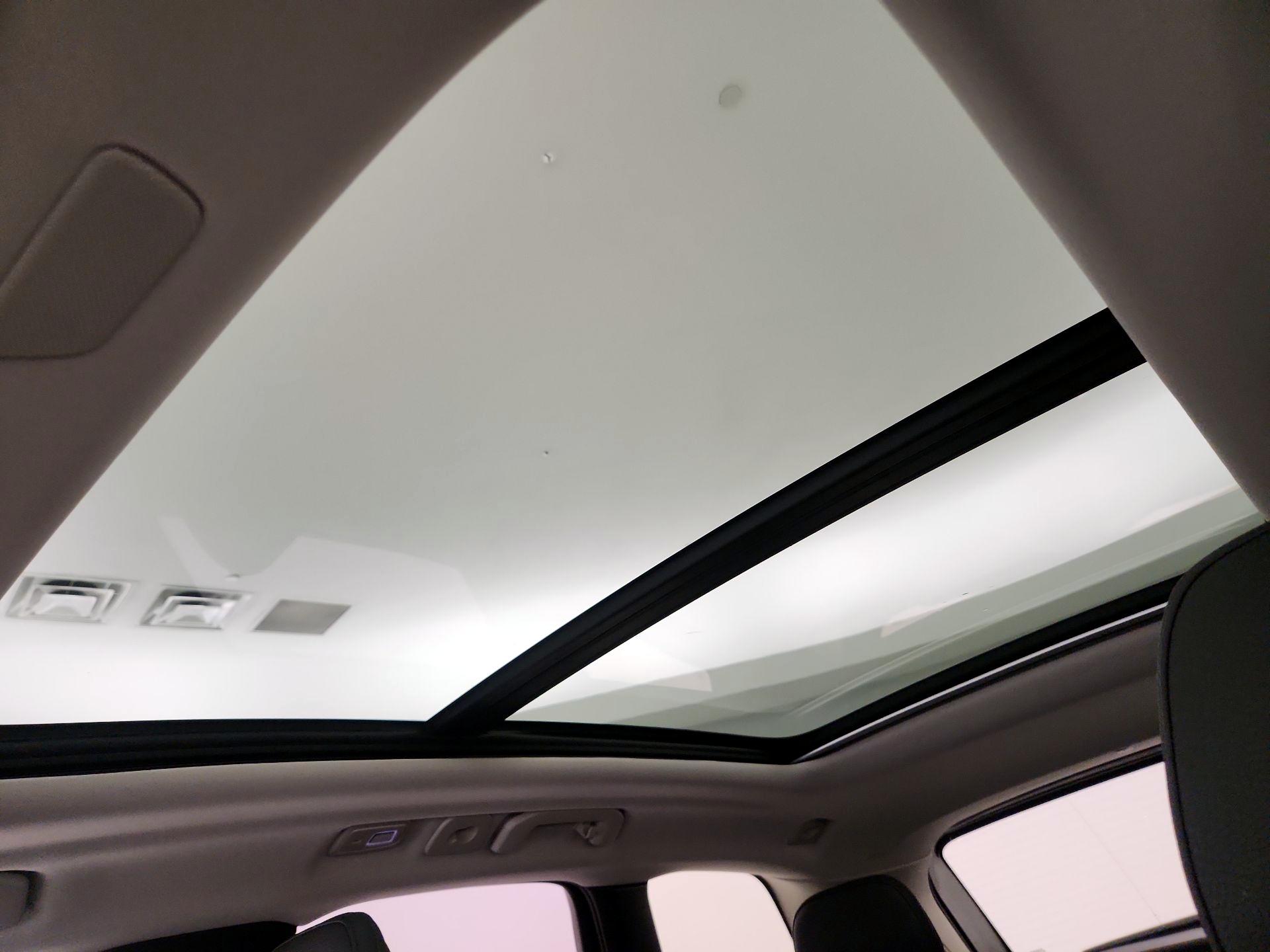 Thumbnail: 2025 Volvo XC60 - 20