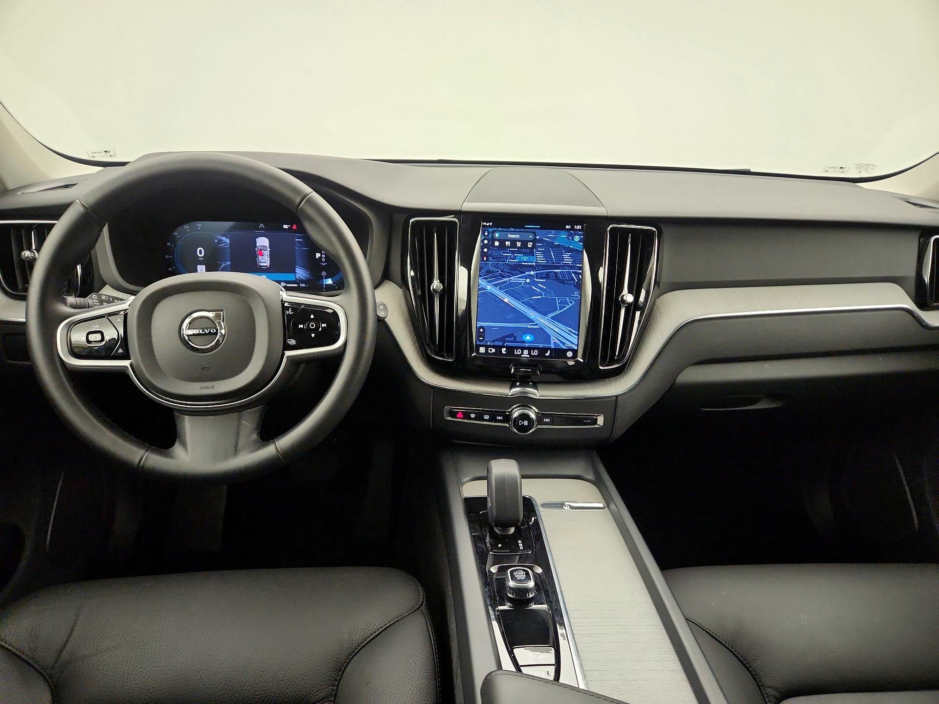 Thumbnail: 2025 Volvo XC60 - 9