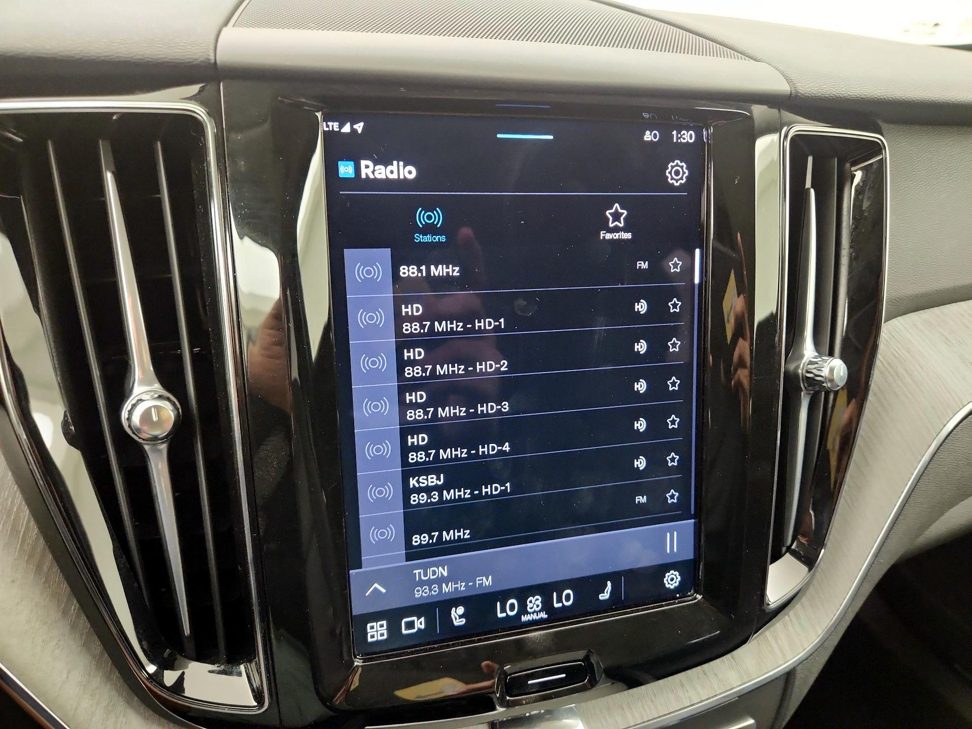Thumbnail: 2025 Volvo XC60 - 16