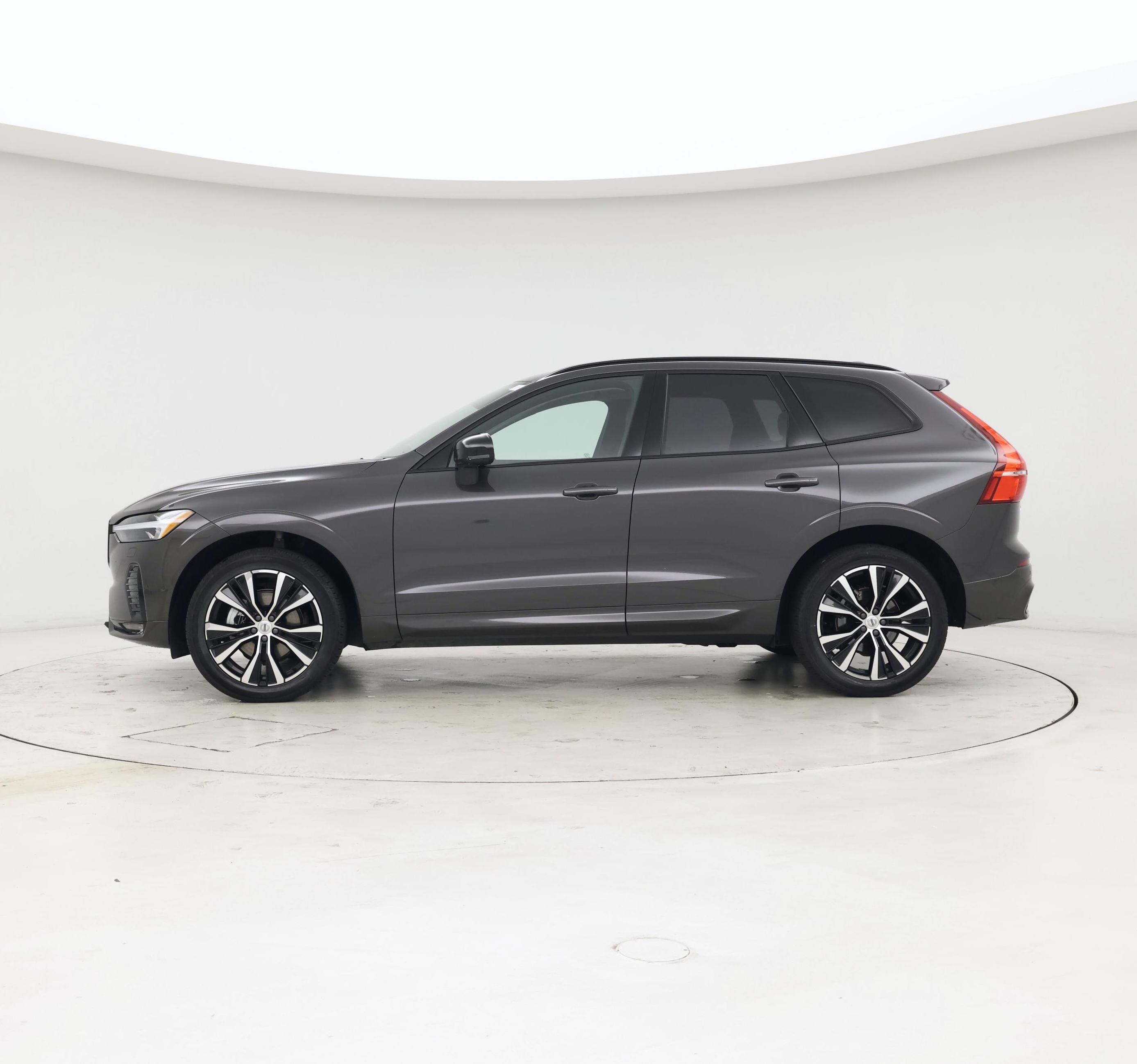 Thumbnail: 2025 Volvo XC60 - 3