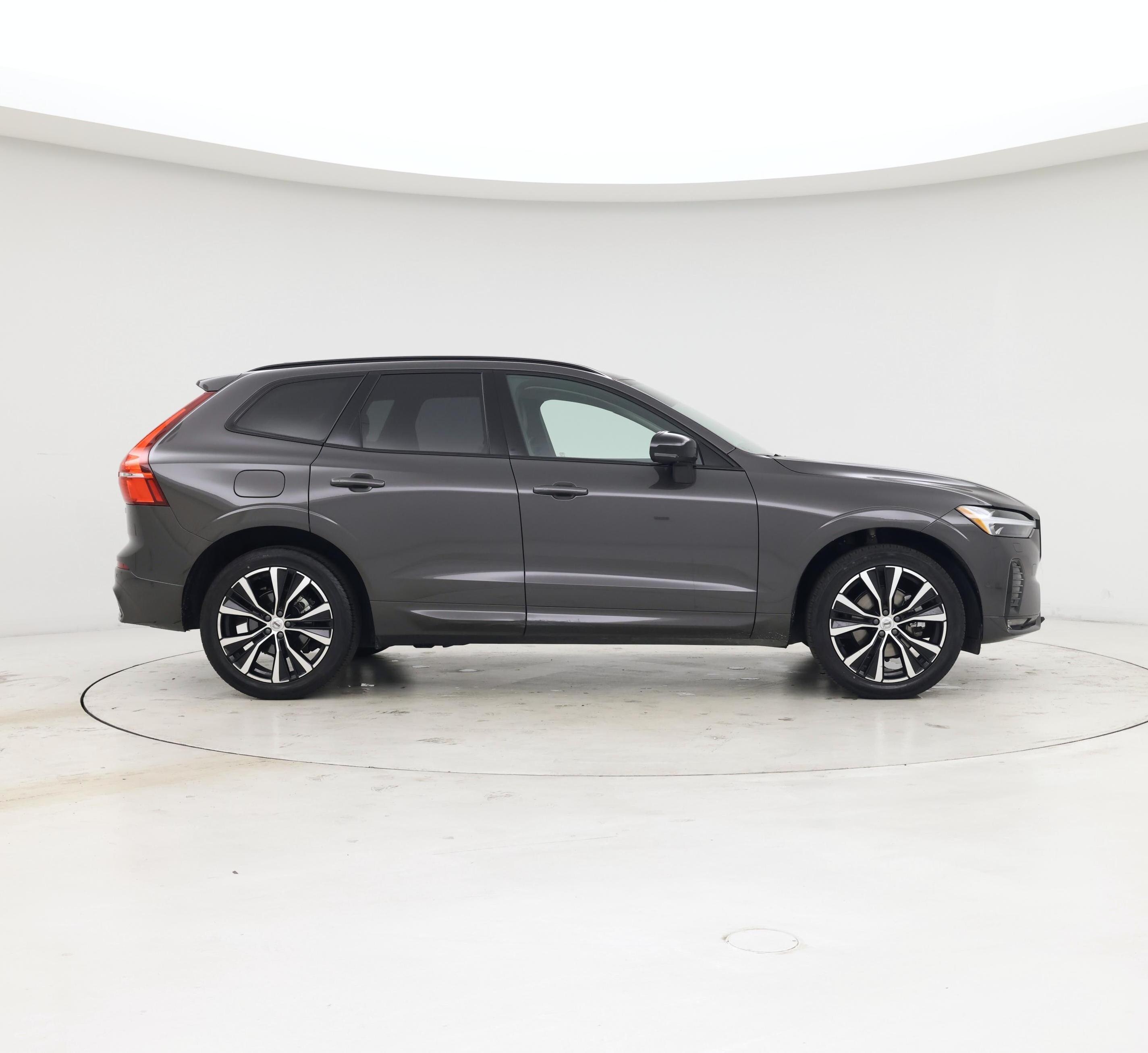 Thumbnail: 2025 Volvo XC60 - 7